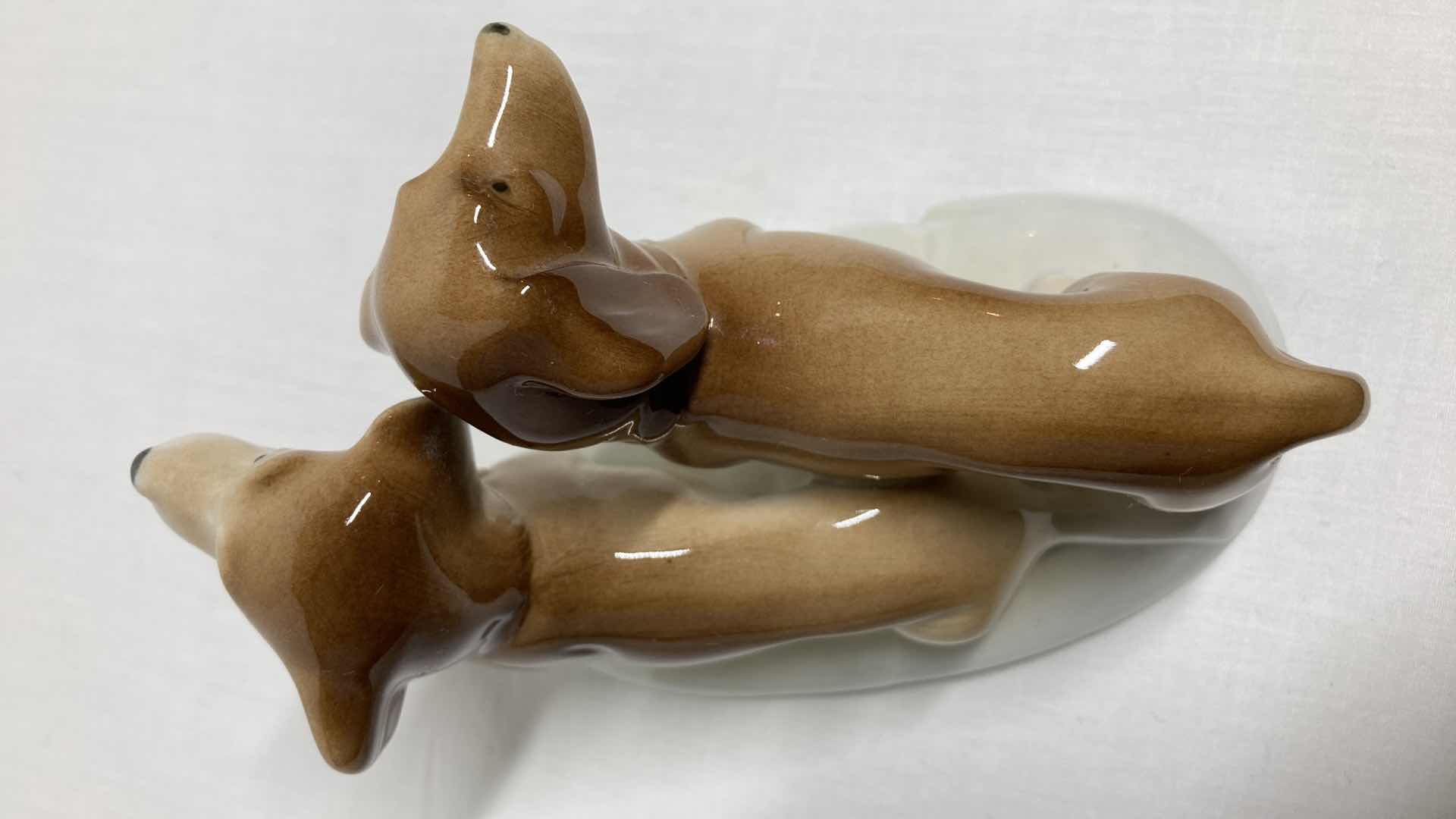 View 6 of GRAEFENTHAL DACHSHUND PORCELAIN FIGURINE 5” X 2.75” H3.25”