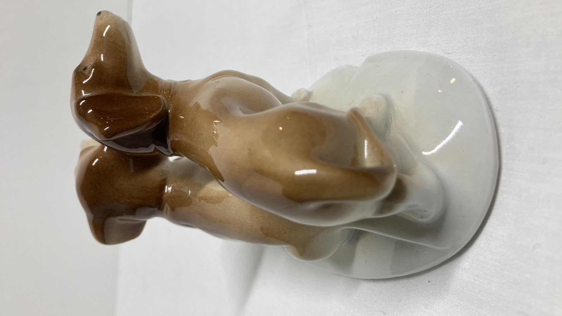 View 5 of GRAEFENTHAL DACHSHUND PORCELAIN FIGURINE 5” X 2.75” H3.25”