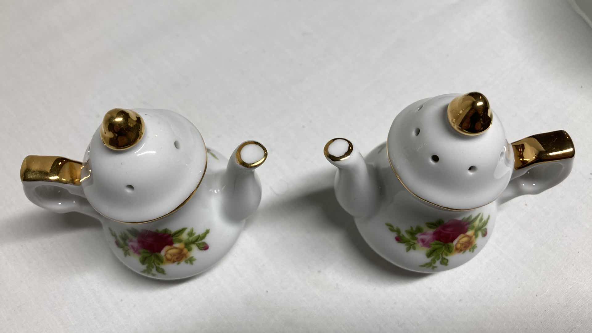 Photo 5 of ROYAL ALBERT OLD COUNTRY ROSES SALT & PEPPER TEAPOTS (2) H2.75”