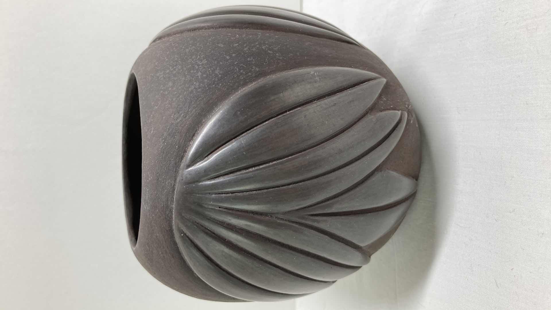 Photo 2 of SANTA CLARA EBONY POTTERY BY MIANA POBLITO 5” X 5.25”