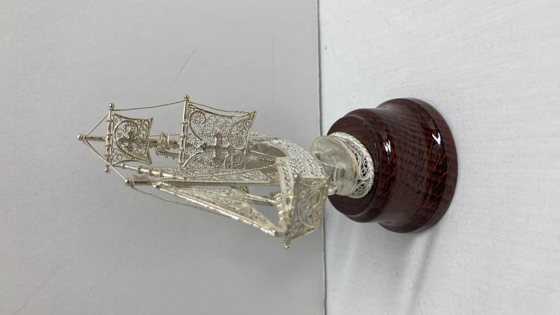 Photo 1 of TEMPLAR SILVER FINISH SHIP W WOOD PLATFORM 3.5” X 4.5”