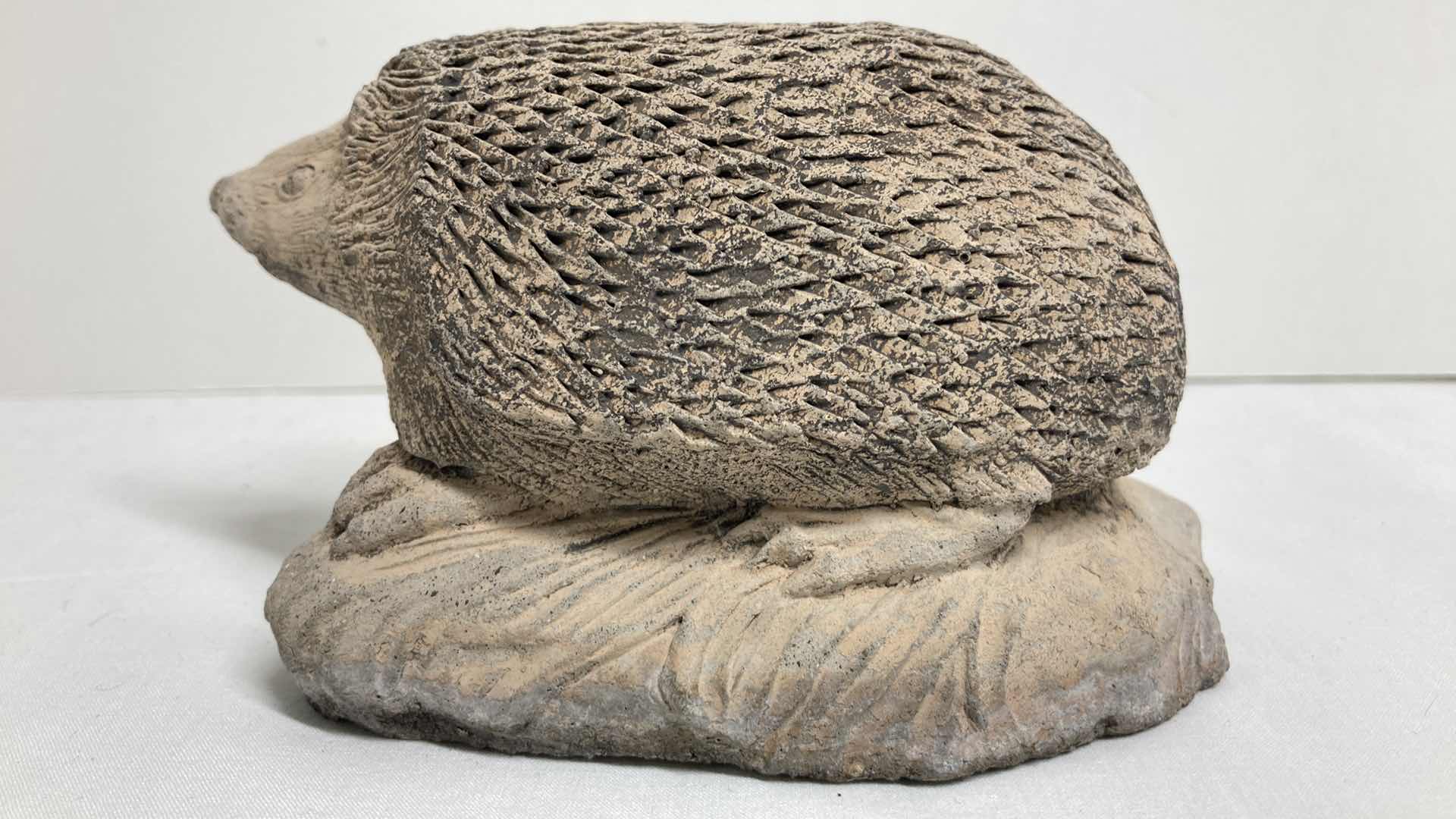 Photo 1 of HEDGEHOG CONCRETE SCULPTED STATUE BY HILLTOP 3.25” X 5.5” H3”