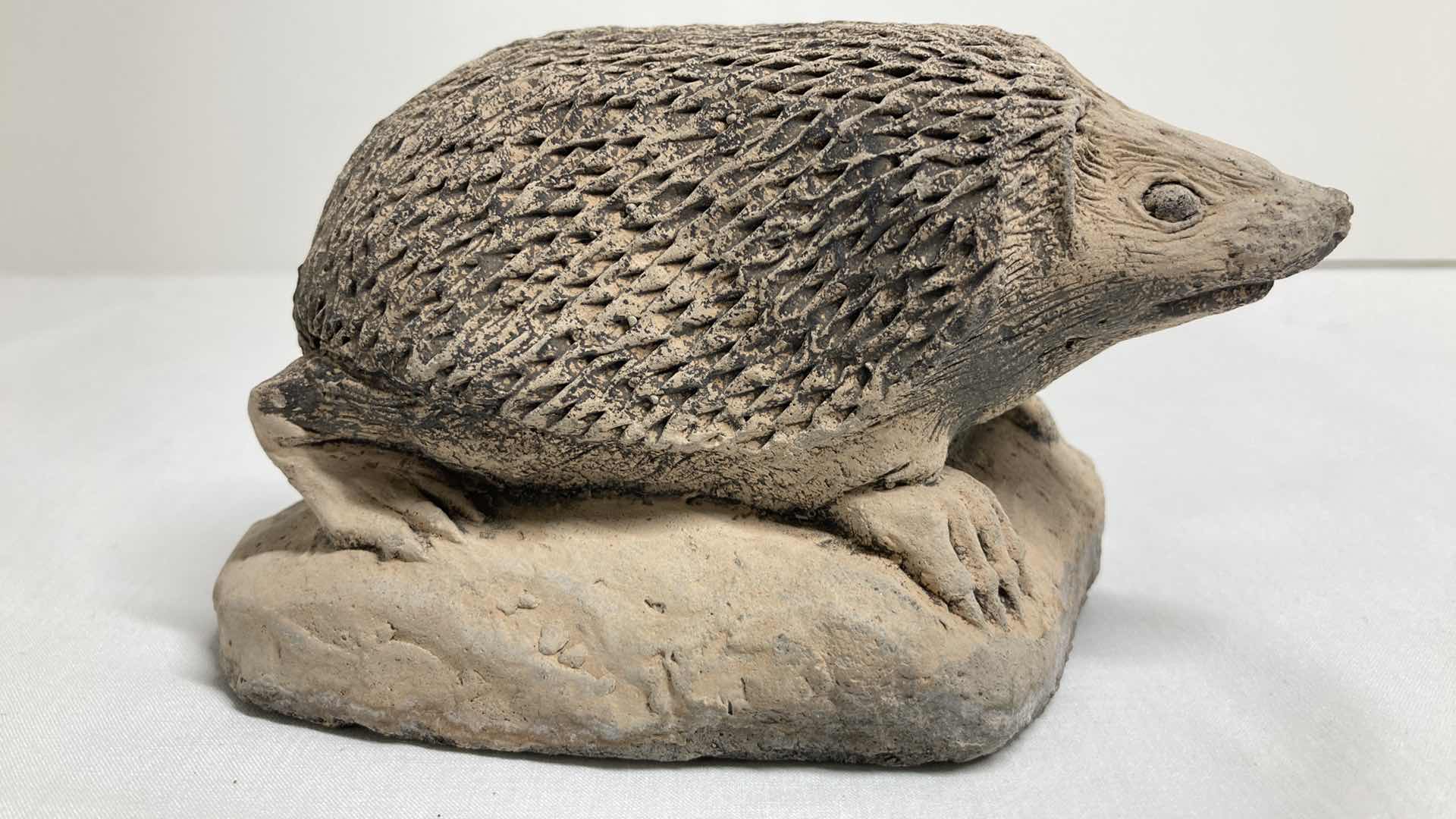 Photo 1 of HEDGEHOG CONCRETE SCULPTED STATUE BY HILLTOP 3.25” X 5.5” H3”