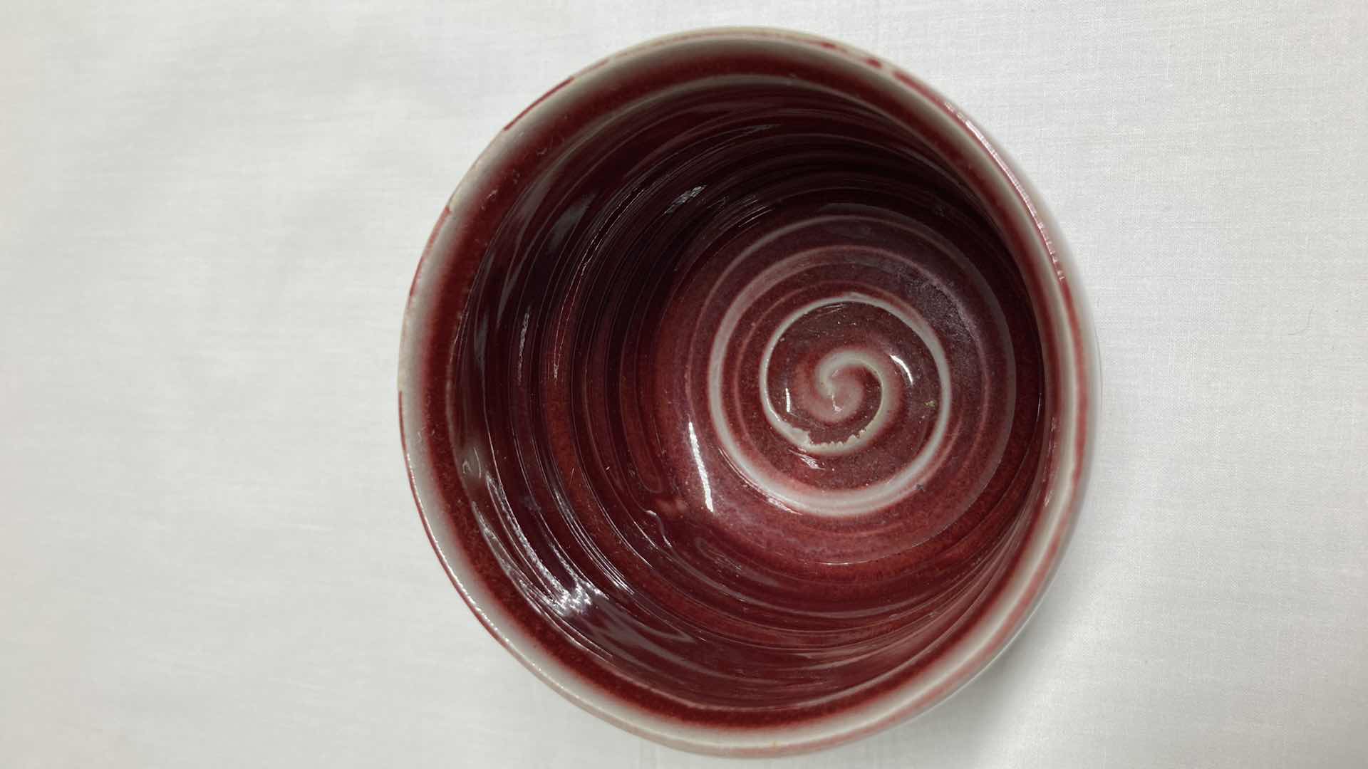 Photo 4 of DSU SWIRLED CERAMIC JAR 3.5” X 3.25”