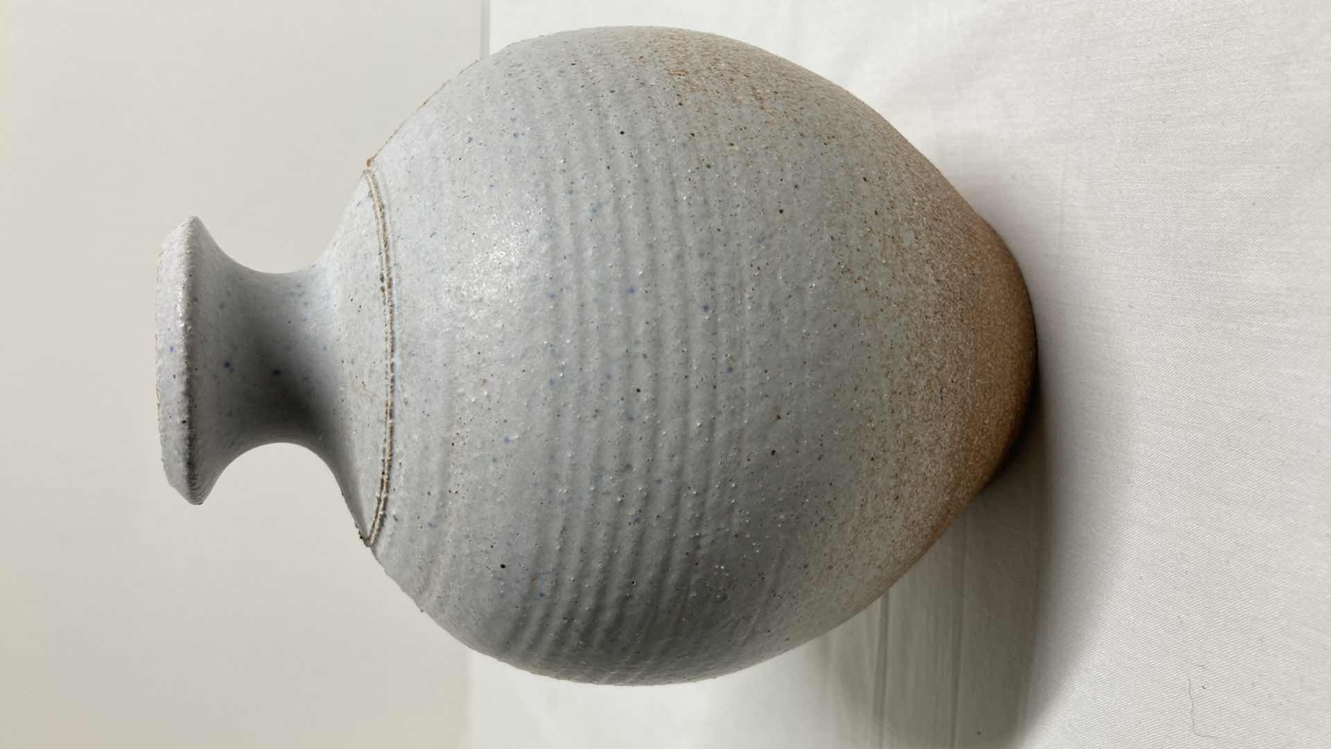 Photo 1 of SOUTHWESTERN STYLE EARTH TONE VASE BY PALME 4.25” X 6”