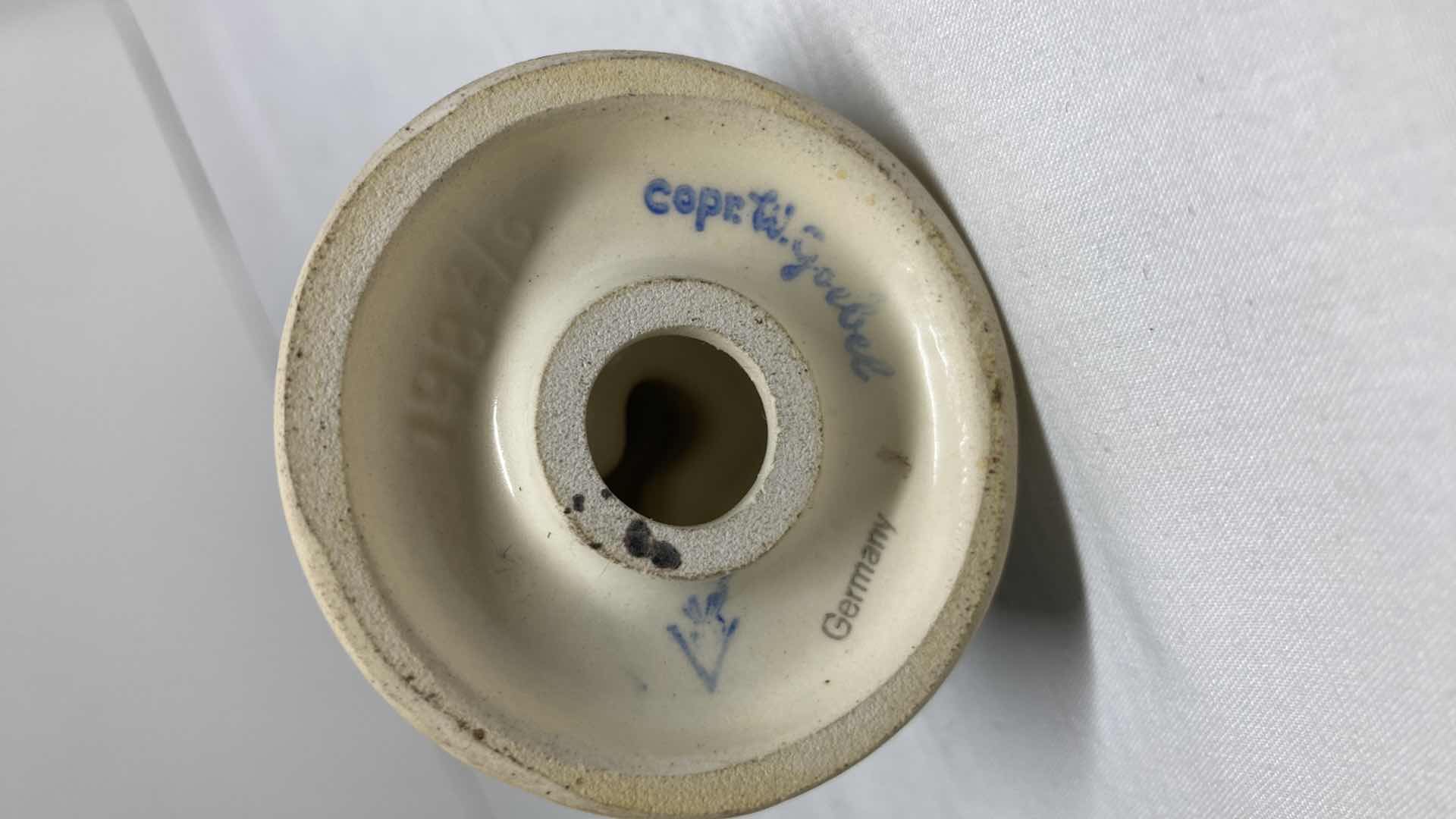 Photo 1 of MJ HUMMEL GOEBEL HOME FROM MARKET FIGURINE 1982 11