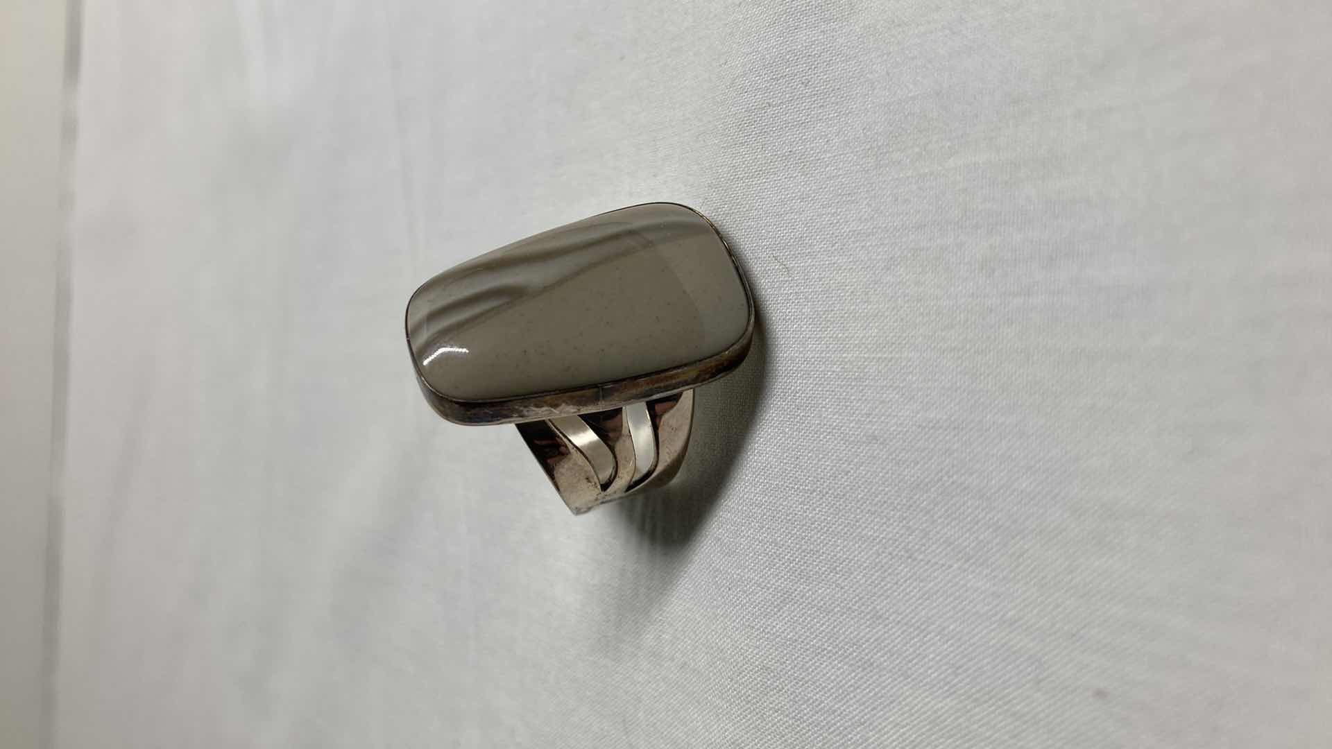 Photo 1 of NATURAL STONE & SILVER PLATED RING SIZE 9/10