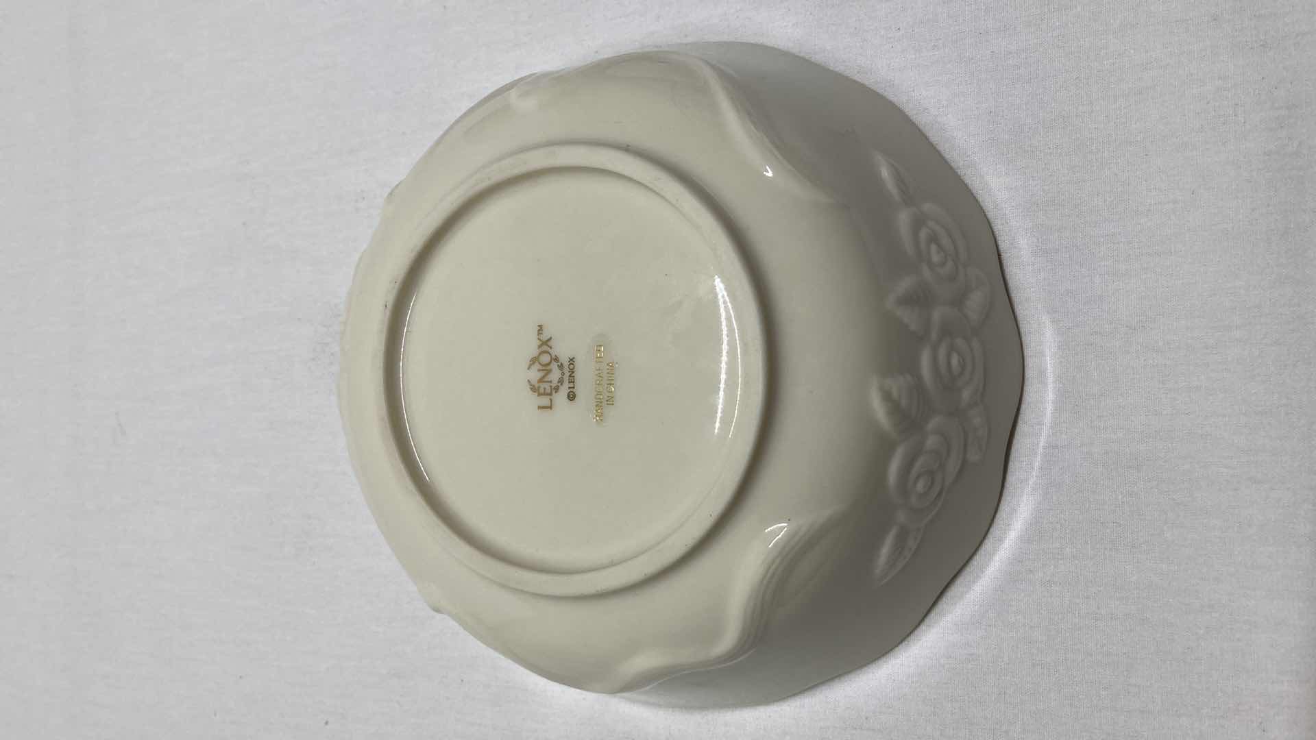 Photo 6 of LENOX ROSEBUD 24KT GOLD TRIM PORCELAIN BOWL 5.5” X 2”