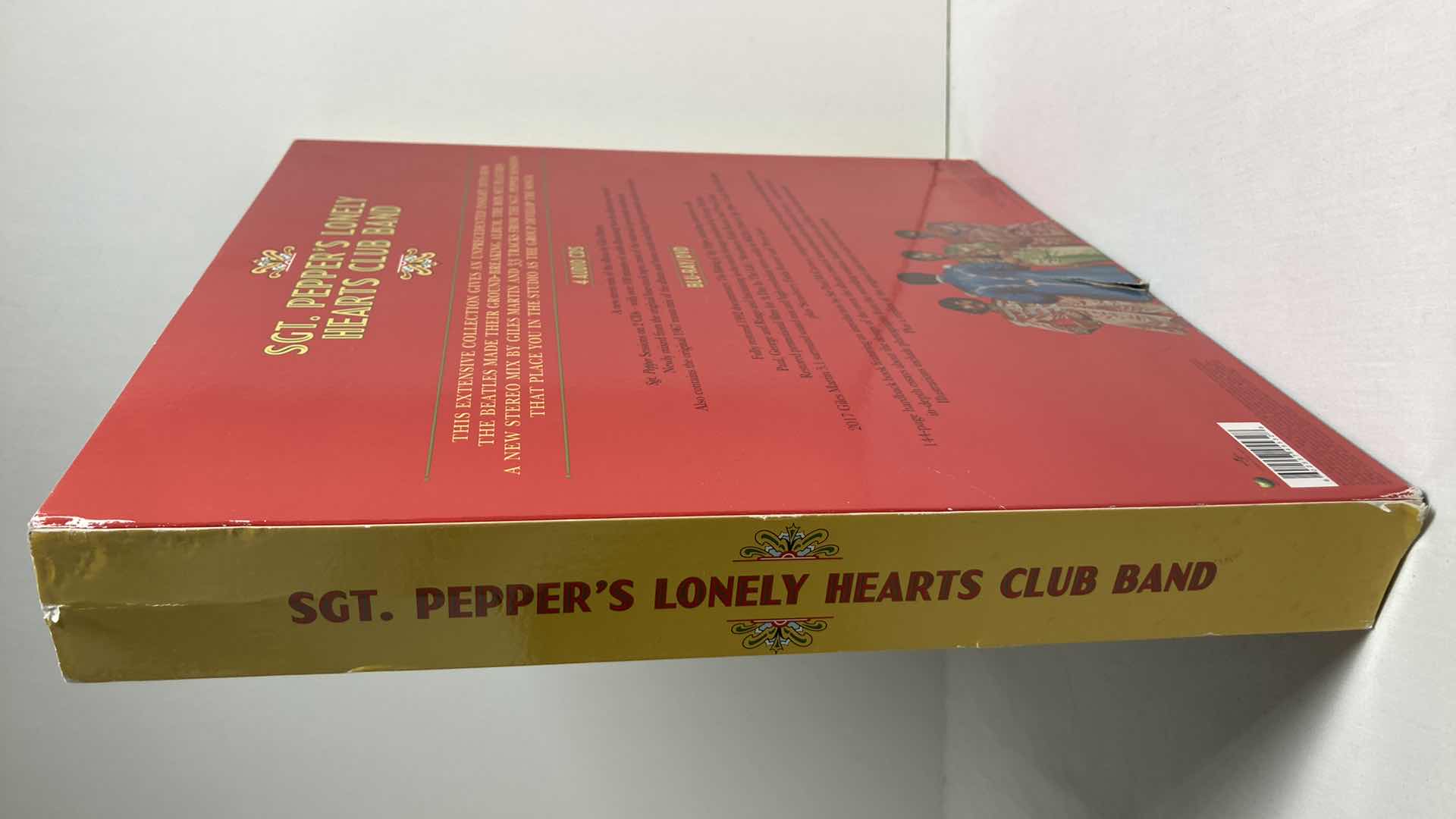 Photo 1 of NEW THE BEATLES SGT. PEPPERS LONELY HEARTS CLUB BAND BOX SET