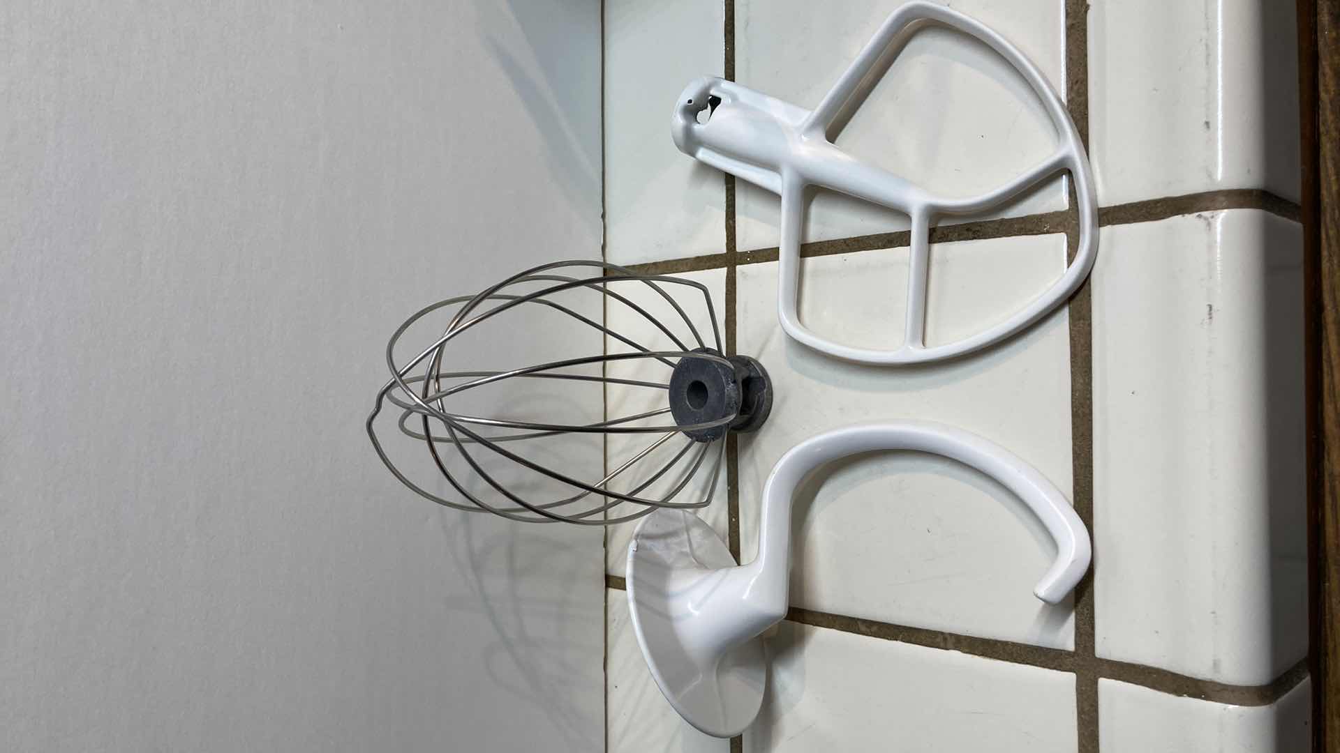 Photo 1 of KITCHEN AID HEAVY DUTY MIXER MODEL K5SS W ATTACHMENTS