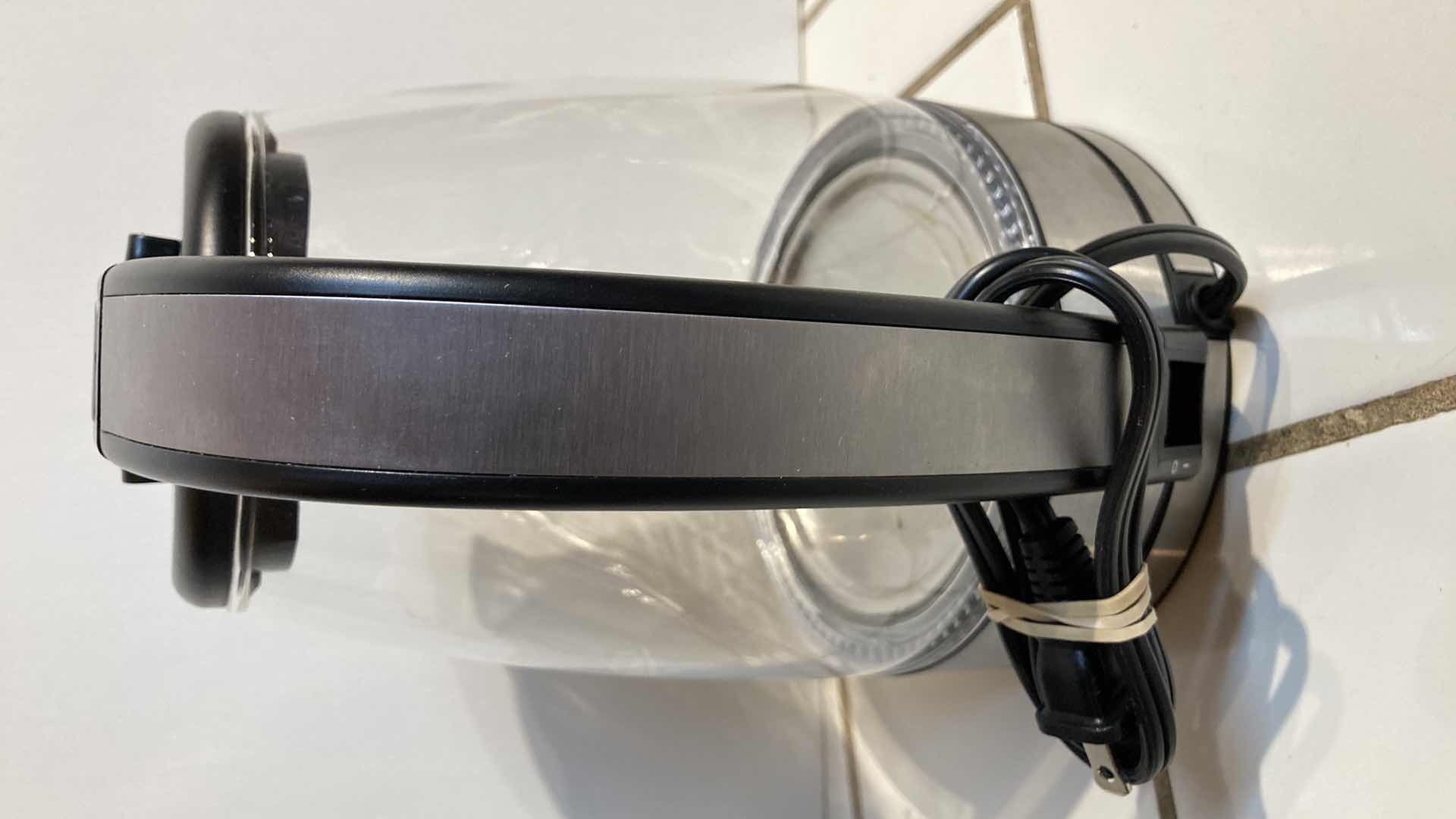 Photo 1 of HAMILTON BEACH GLASS ELECTRIC KETTLE MODEL K39 40865