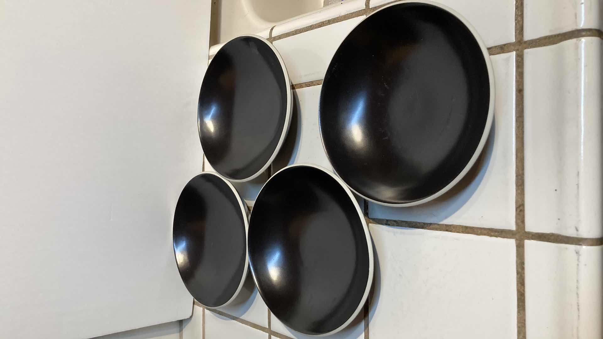 Photo 2 of SASAKI VIGNELLI DESIGN COLOR-STONE MATTE BLACK DISH SET (10)