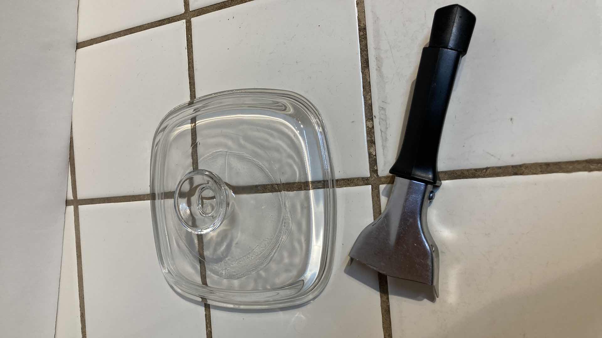 Photo 1 of CORNING WARE CORNFLOWER CASSEROLE SET (3) W POT HANDLE & LID