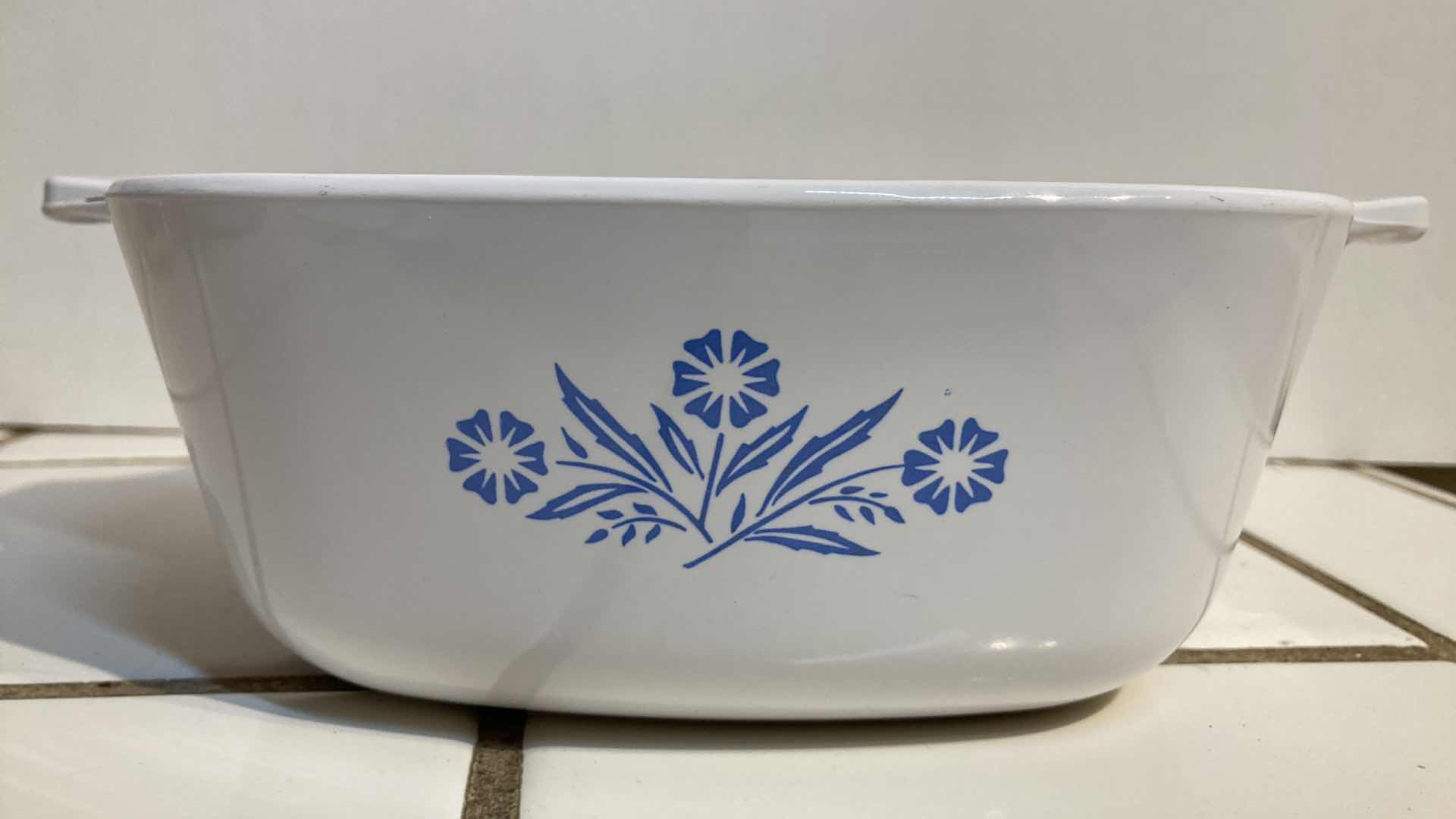 Photo 1 of CORNING WARE CORNFLOWER CASSEROLE SET (3) W POT HANDLE & LID