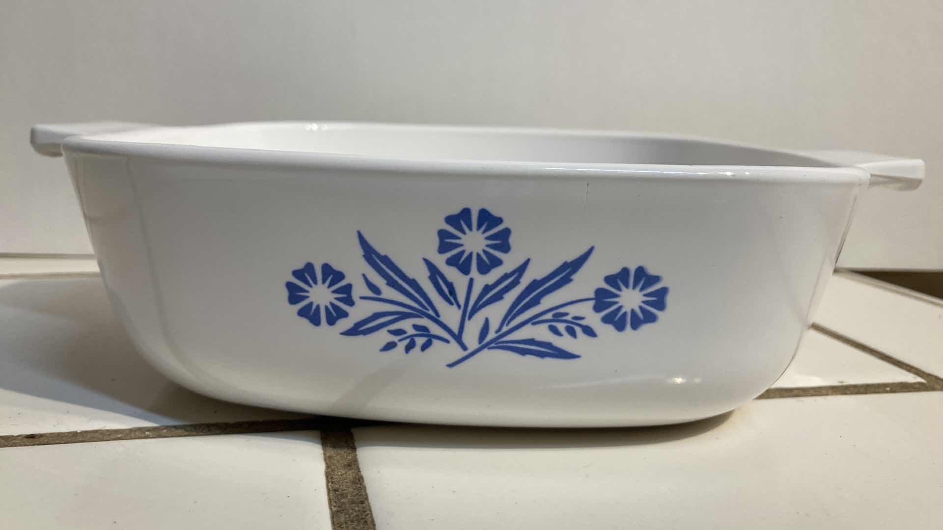 Photo 1 of CORNING WARE CORNFLOWER CASSEROLE SET (3) W POT HANDLE & LID