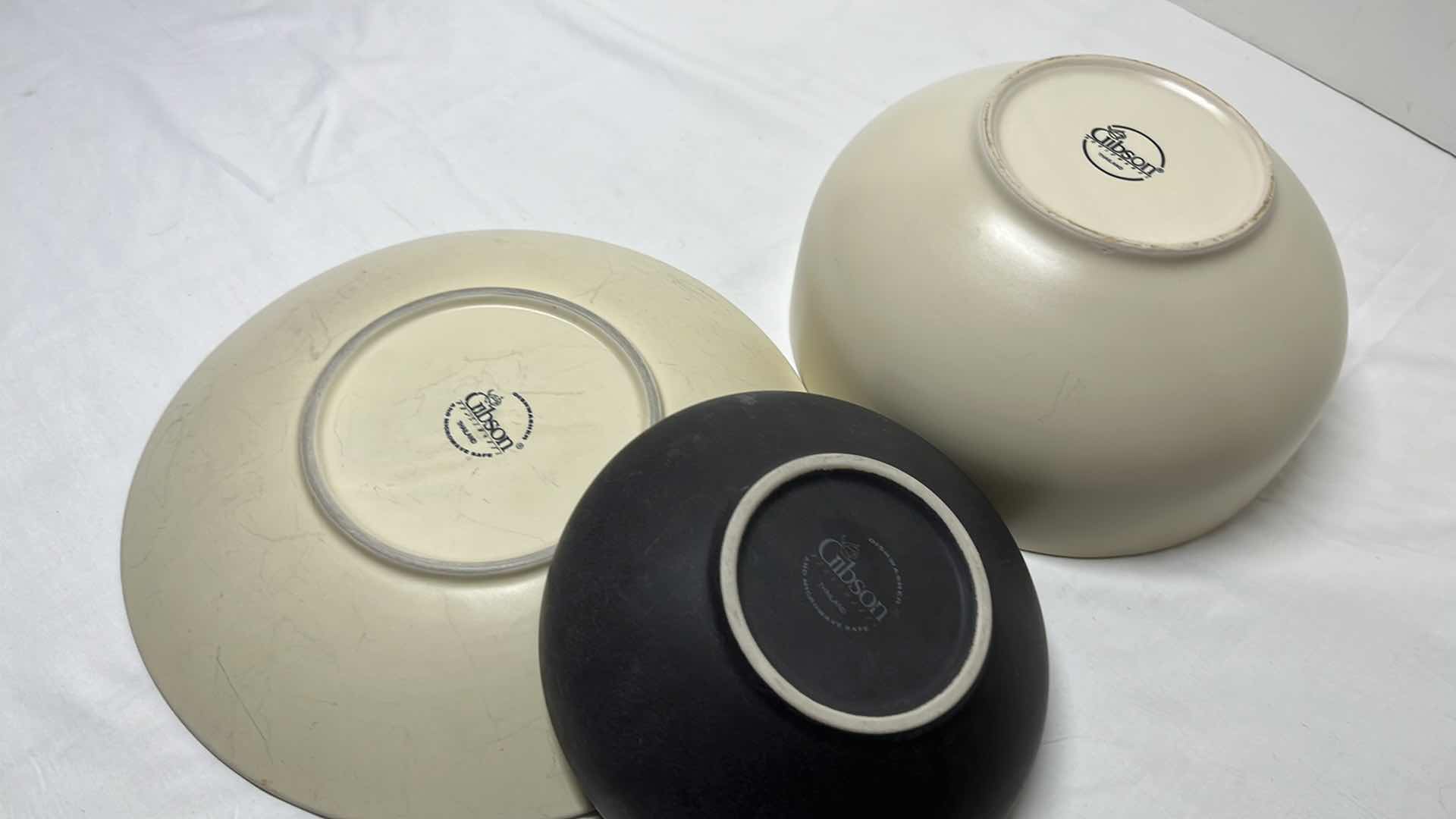 Photo 8 of GIBSON HOUSEWARES 33 PC BLACK/CREAM DISH SET