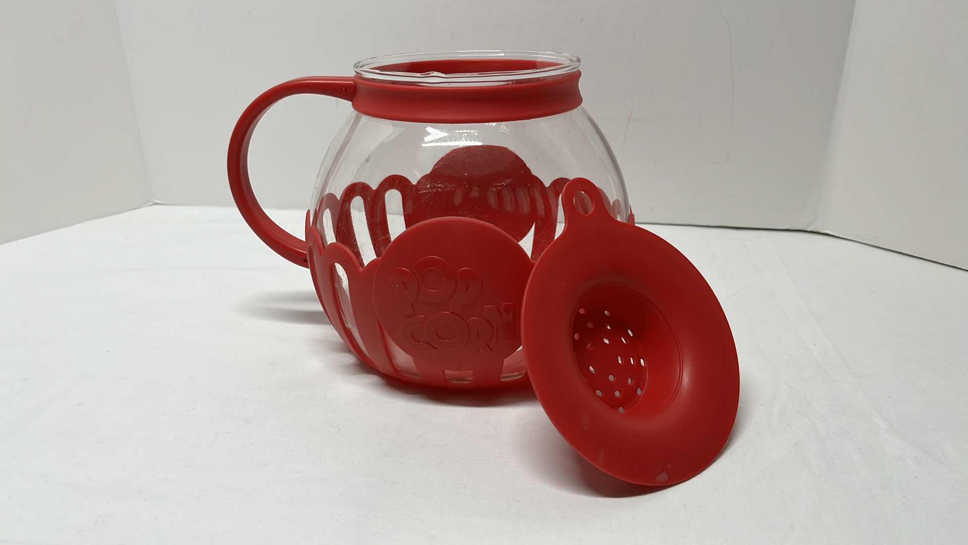 Photo 1 of MICROWAVEABLE POPCORN POPPER 3 QT