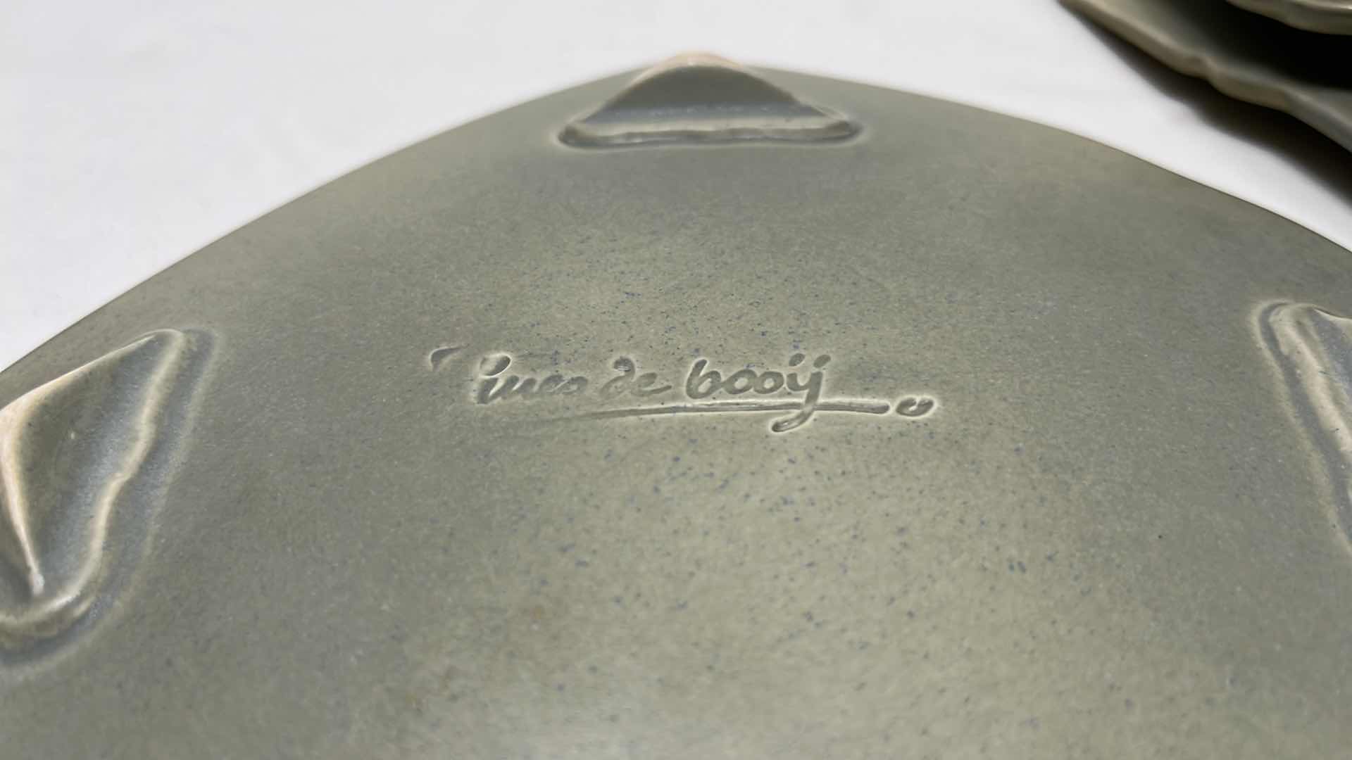 Photo 9 of INES DE BOOY PLATTER 14” AND PLATES 8” (6 PCS)