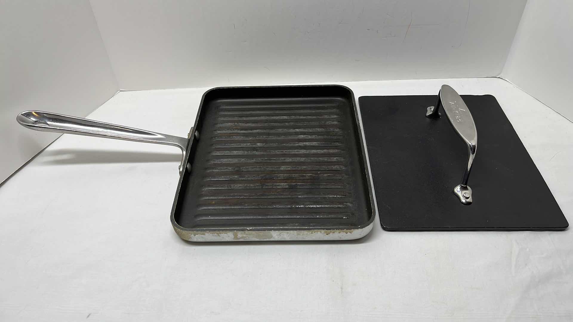 Photo 1 of ALL-NONSTICK 10" PANINI PAN W PRESS (HA1)