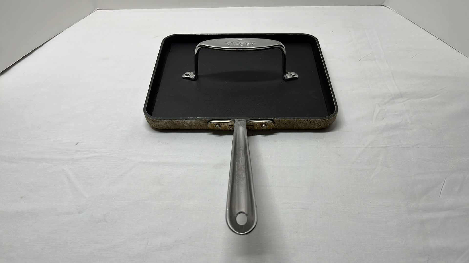 Photo 1 of ALL-NONSTICK 10" PANINI PAN W PRESS (HA1)