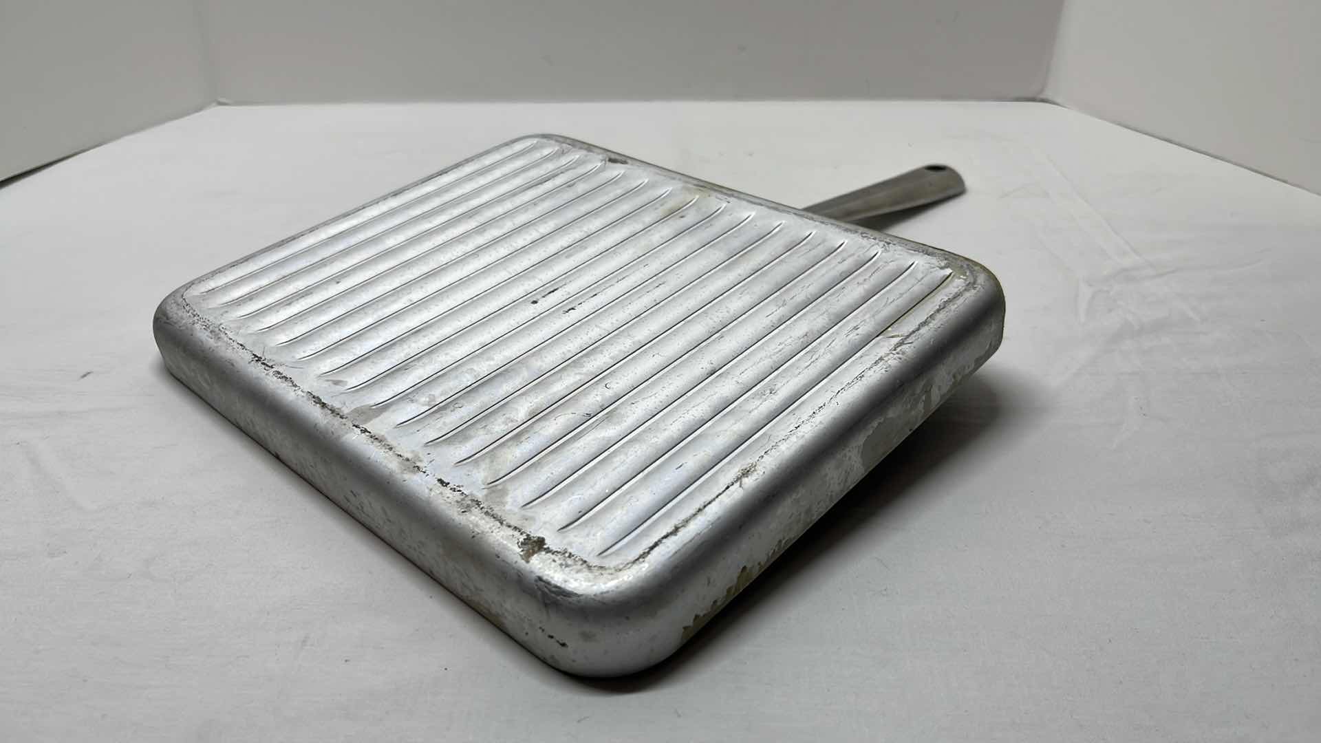Photo 1 of ALL-NONSTICK 10" PANINI PAN W PRESS (HA1)
