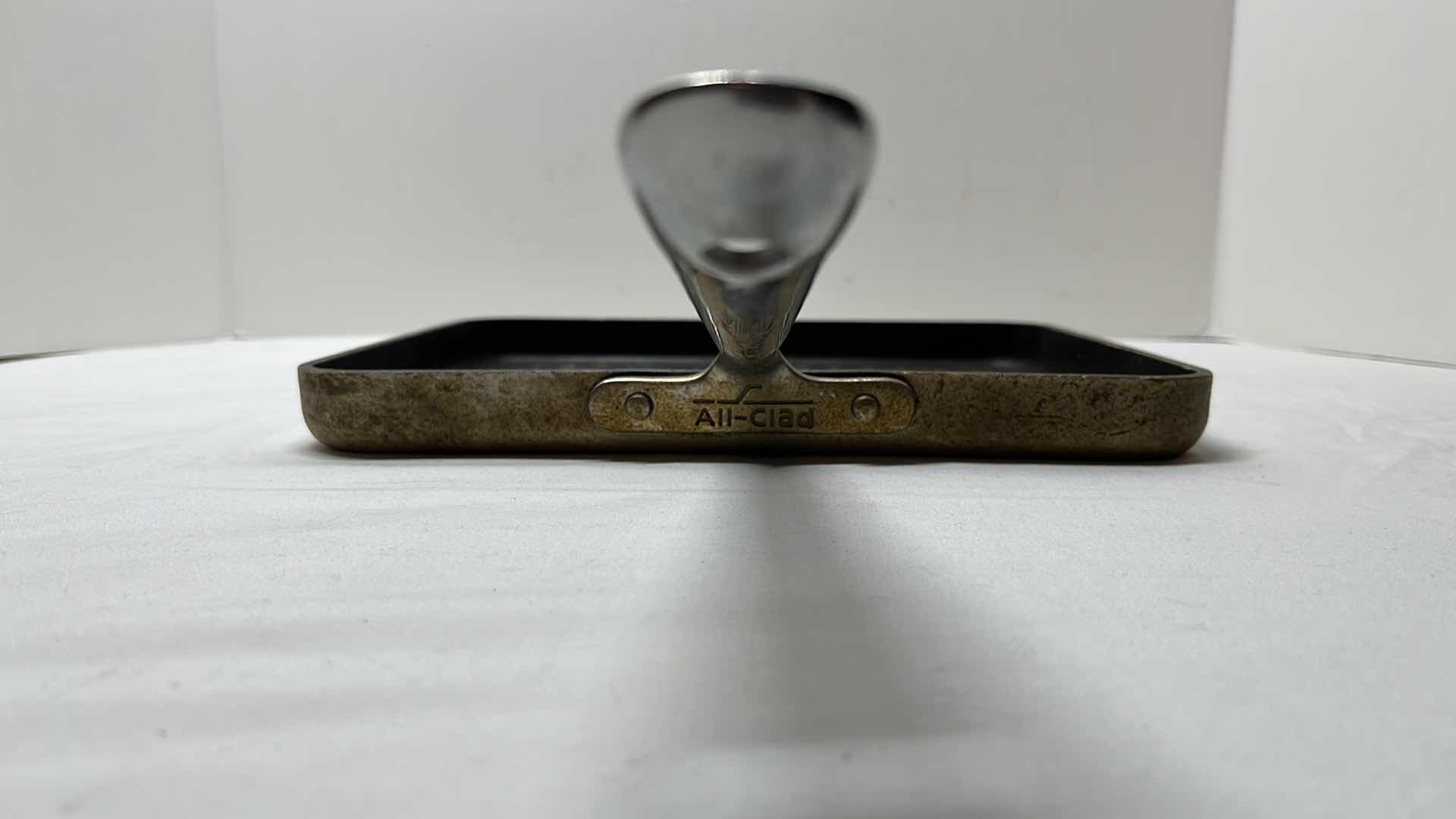 Photo 1 of ALL-NONSTICK 10" PANINI PAN W PRESS (HA1)