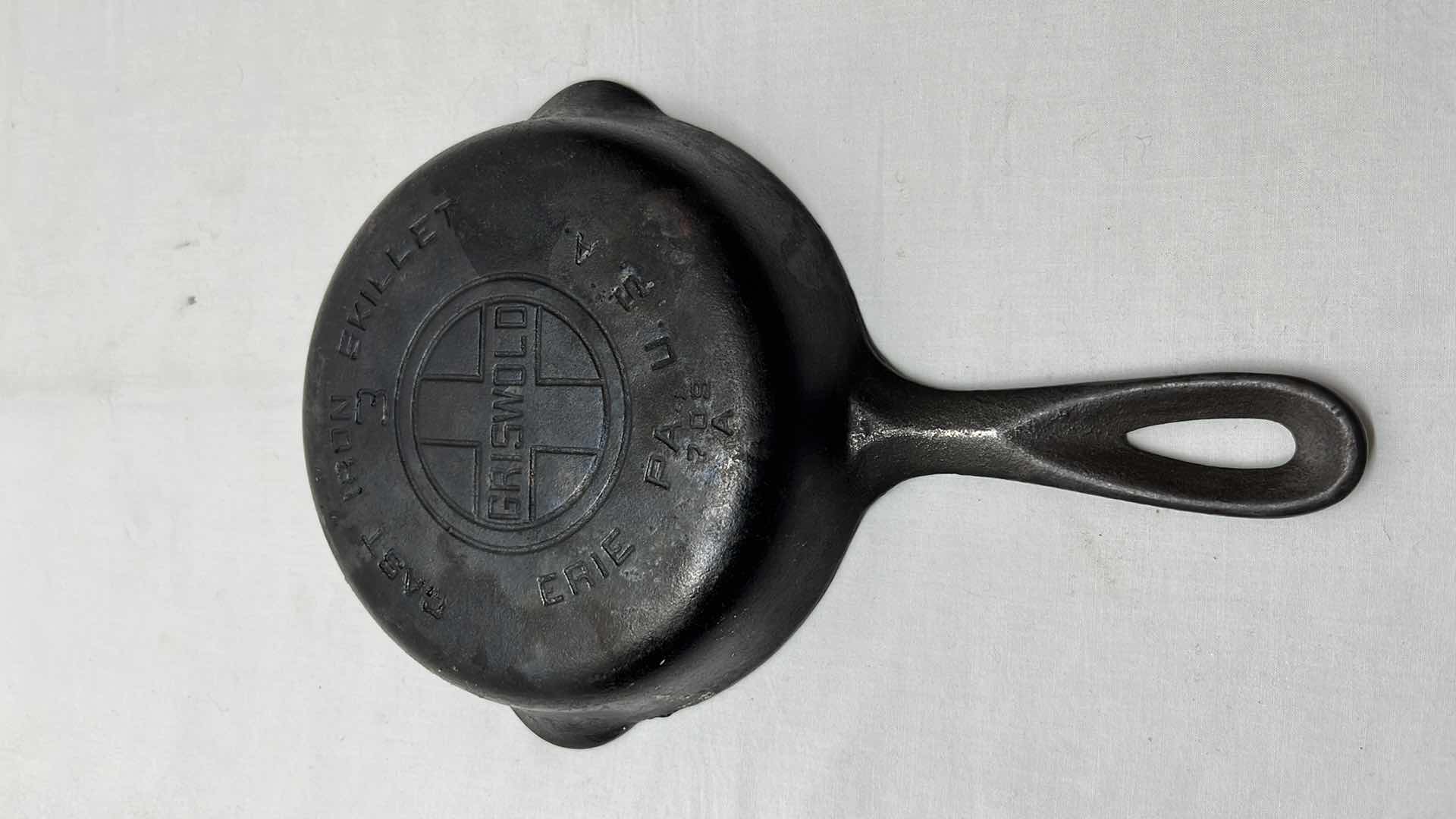 Photo 1 of 3 PCS CAST IRON SKILLETS 6.5”