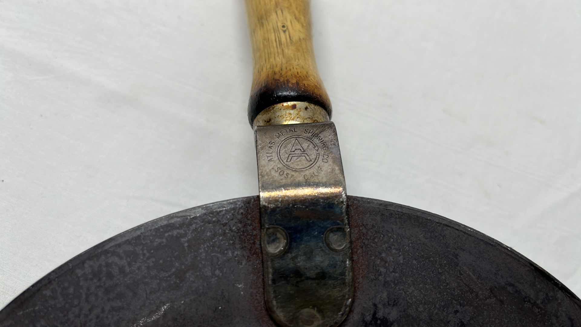 Photo 1 of NOOR 9" FLAT IRON DOSA ROTI TAVA/GRIDDLE PAN