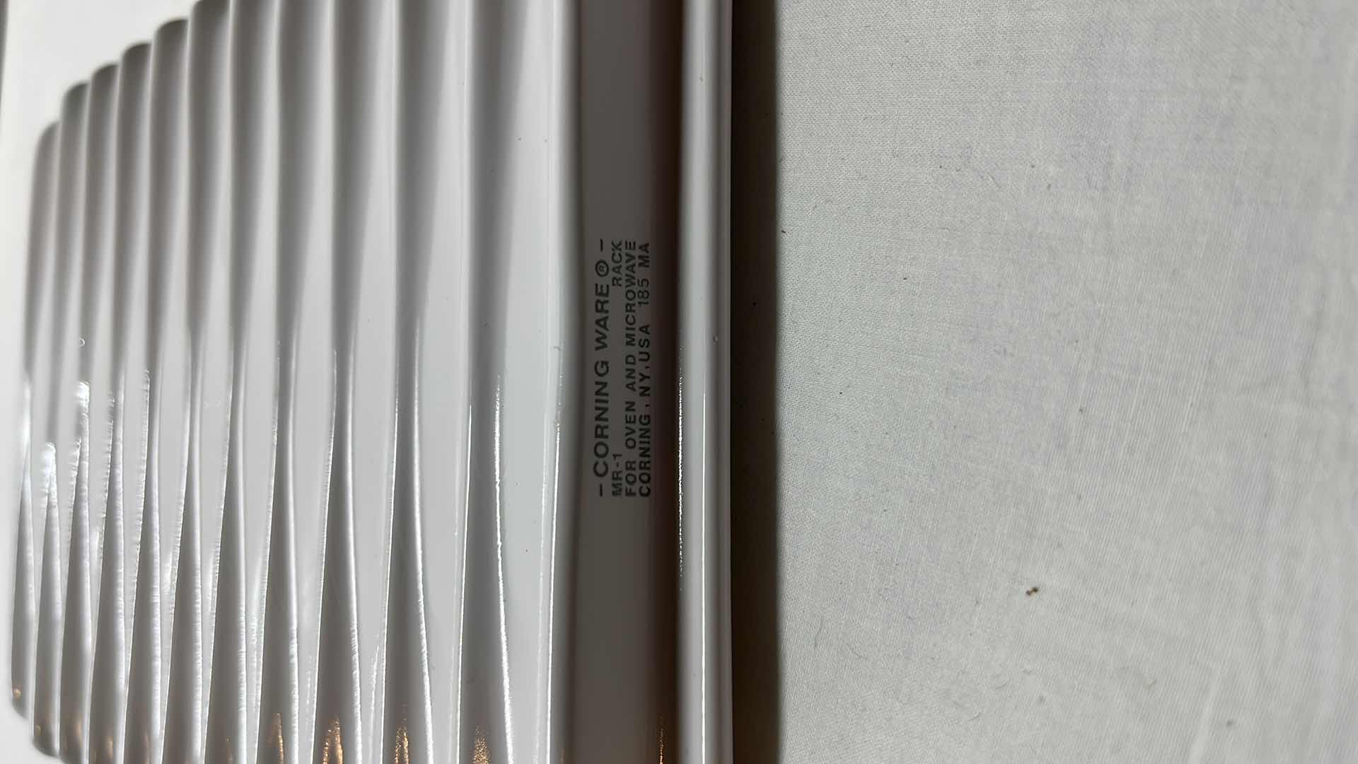 Photo 6 of DR DOUGLAS WONDER BAKER II BLUE/GRAY SPLATTER WEAR CERAMIC BAKING PAN W HANDLES 9.5” X 10”, 2 PCS CORNING WARE MICROWAVE/OVEN RACK BROWNING TRAY/GRILL (MR-1 & MR-11)


-