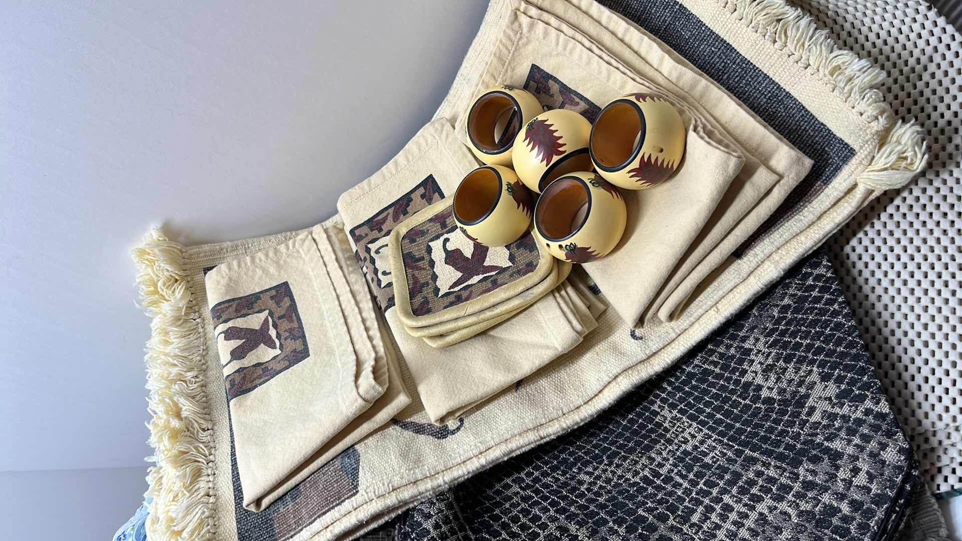 Photo 2 of OVEN MITTS/PADS, PLACEMATS, NAPKINS/RINGS, DISH TOWELS AND OTHER VARIOUS ITEMS