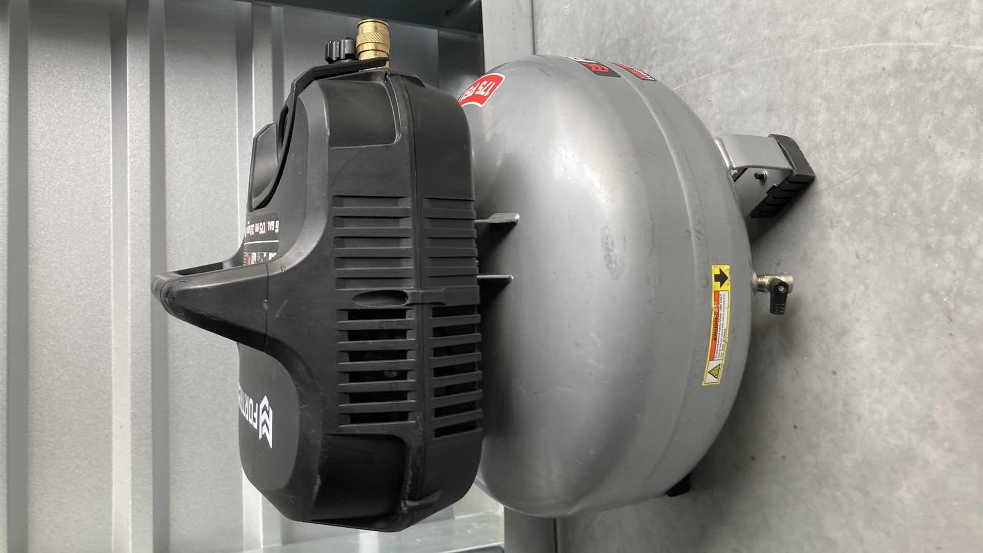 Photo 3 of FORTRESS 175PSI HIGH PERFORMANCE AIR COMPRESSOR 6GAL MODEL 56829