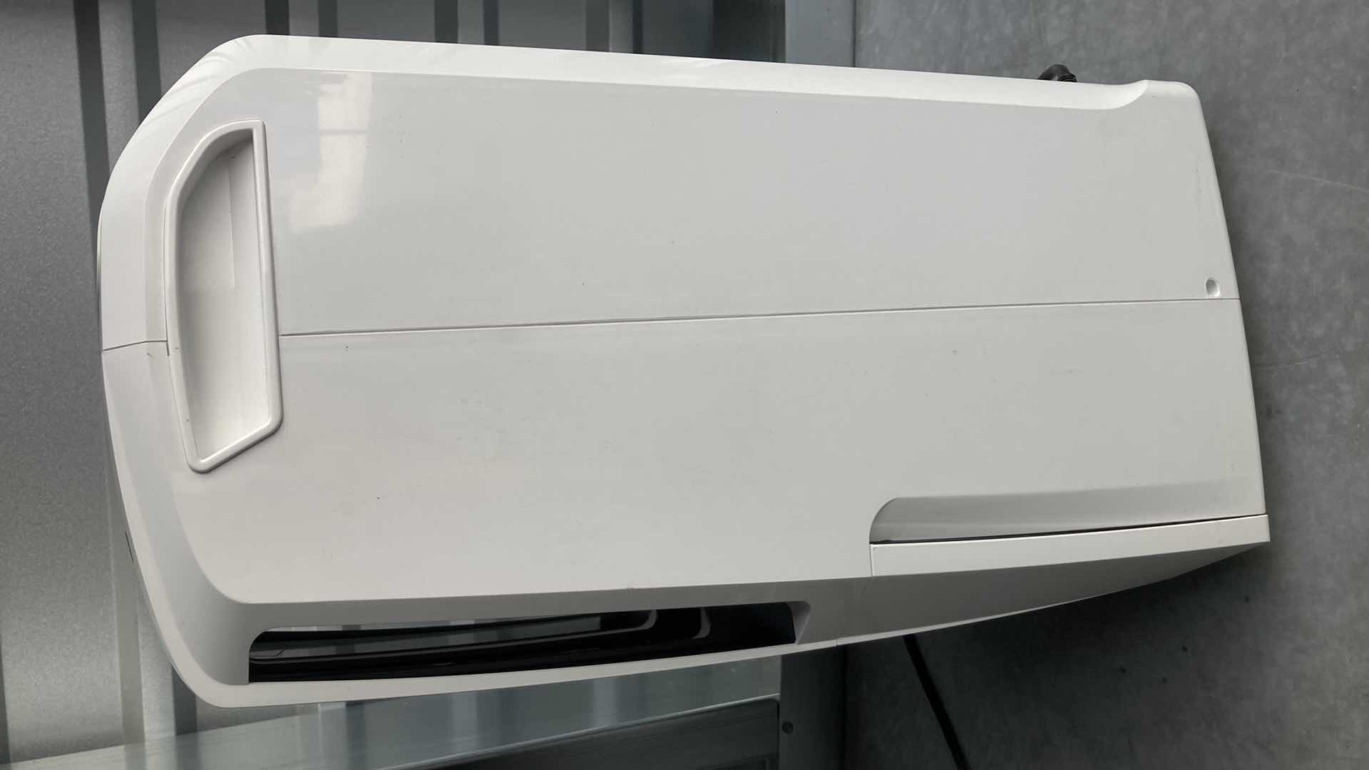 Photo 4 of DELONGHI DEHUMIDIFIER MODEL DDX250PEF