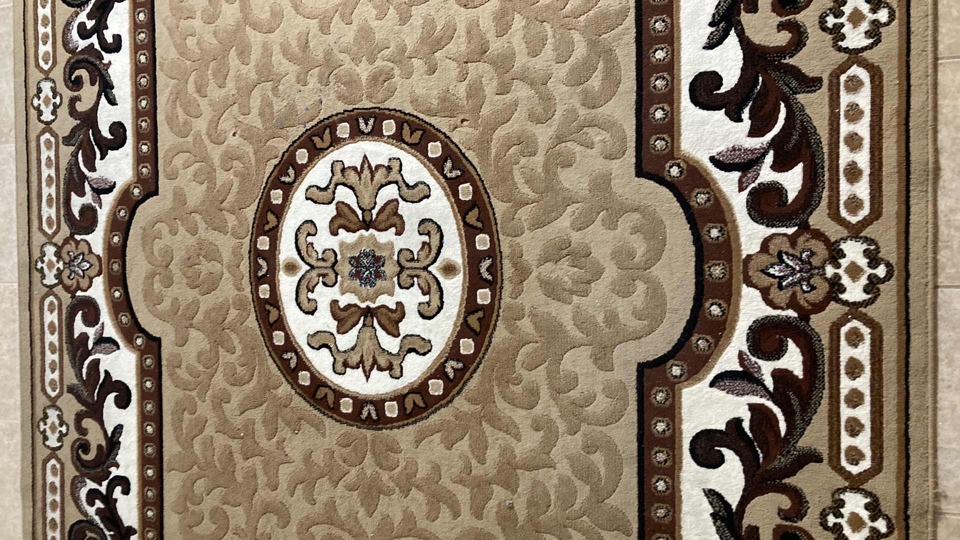 Photo 1 of TRADITIONAL FLORAL EARTH TONE AREA RUG 91” X 126”