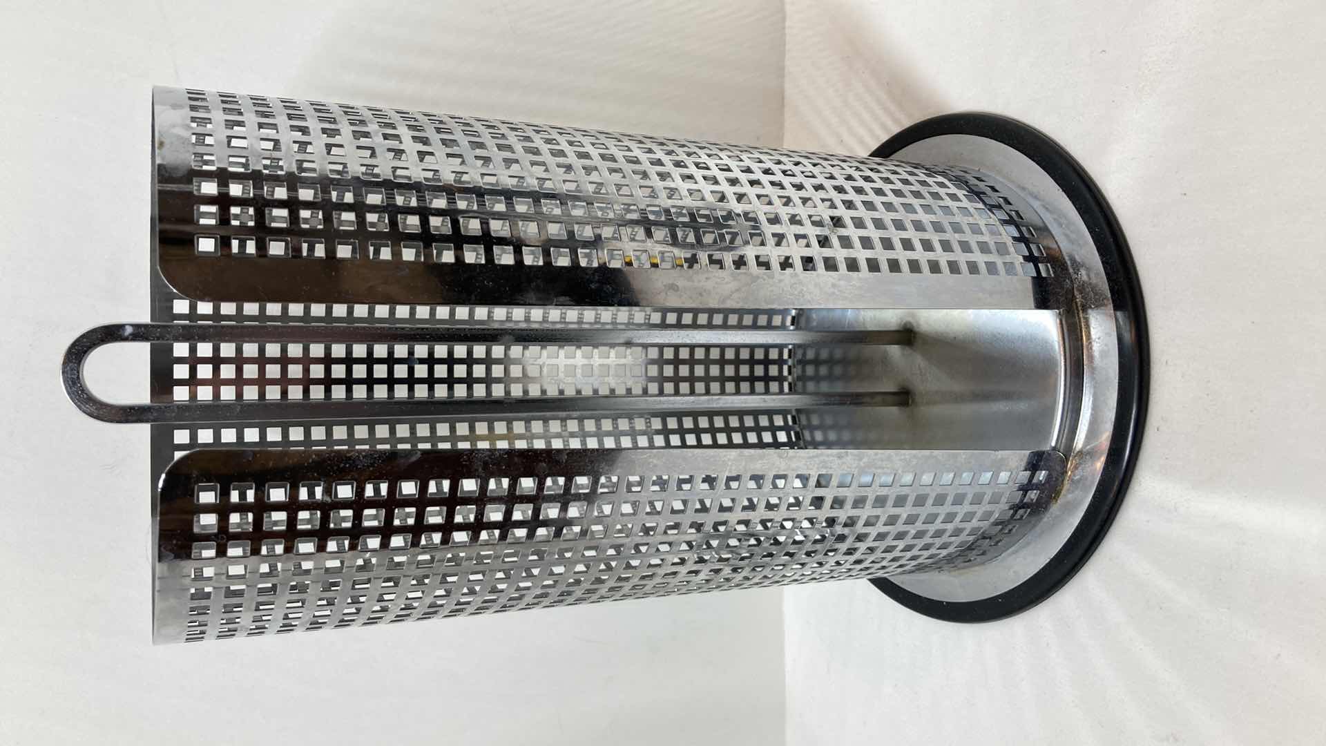 Photo 3 of STAINLESS STEEL PAPER TOWEL HOLDERS (3)