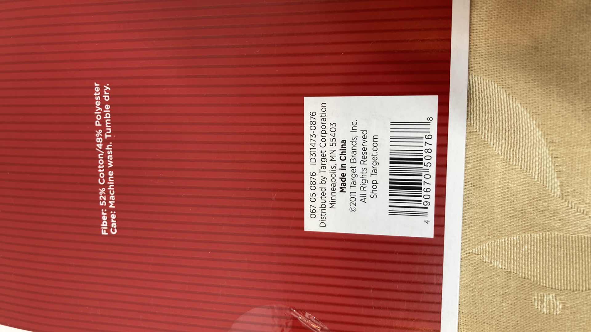 Photo 1 of NEW TARGET BRAND SNOWFLAKE OBLONG TABLE CLOTH 60” X 120” GOLD CLOTH NAPKINS (8)