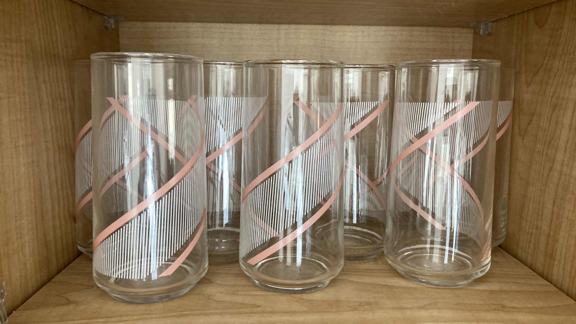 Photo 1 of CLEAR DRINKING GLASSES (16) W 80s STYLE DRINKING GLASSES (10)