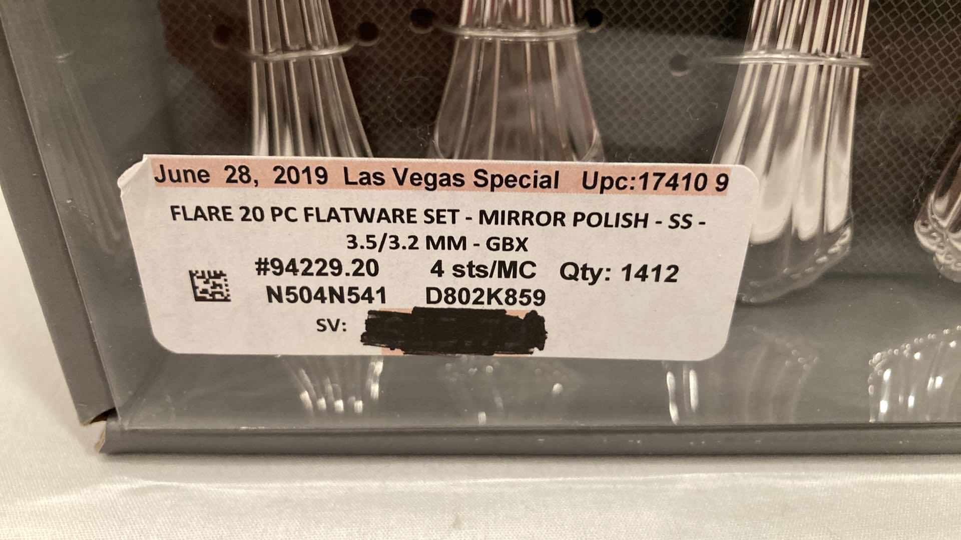 Photo 4 of NEW GIBSON MIRROR POLISH FLATWARE SET (20PC)