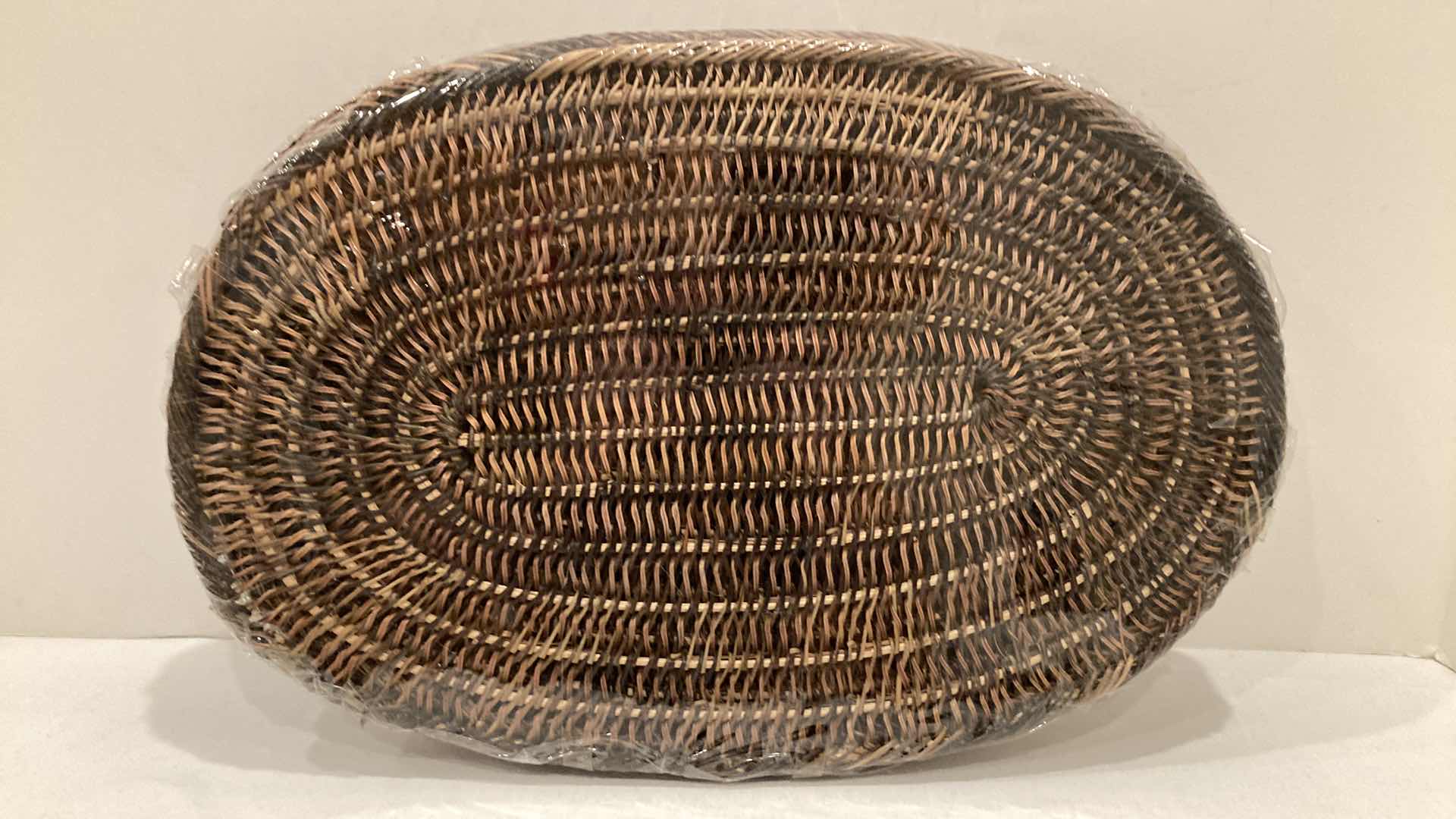 Photo 1 of NEW WICKER MATS & SEASHELL NAPKIN HOLDER SET (5PC)