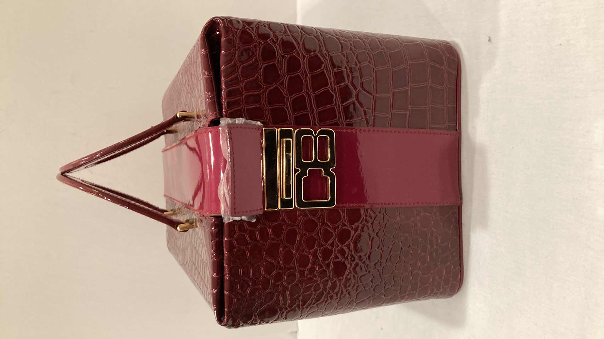 Photo 1 of ALLIGATOR SKIN PRINT DARK RED TRAVEL CASE