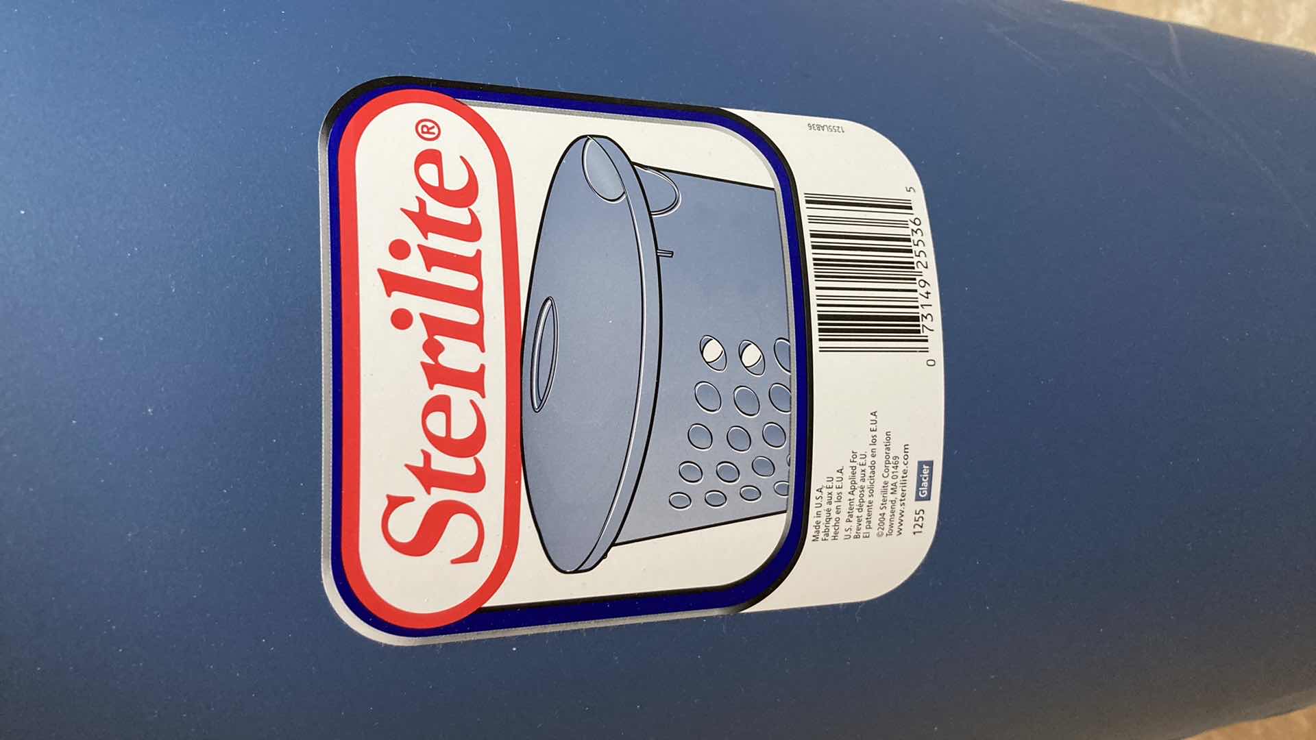 Photo 1 of STERILITE GLACIER LAUNDRY BIN W LID 20” X 14” H22”