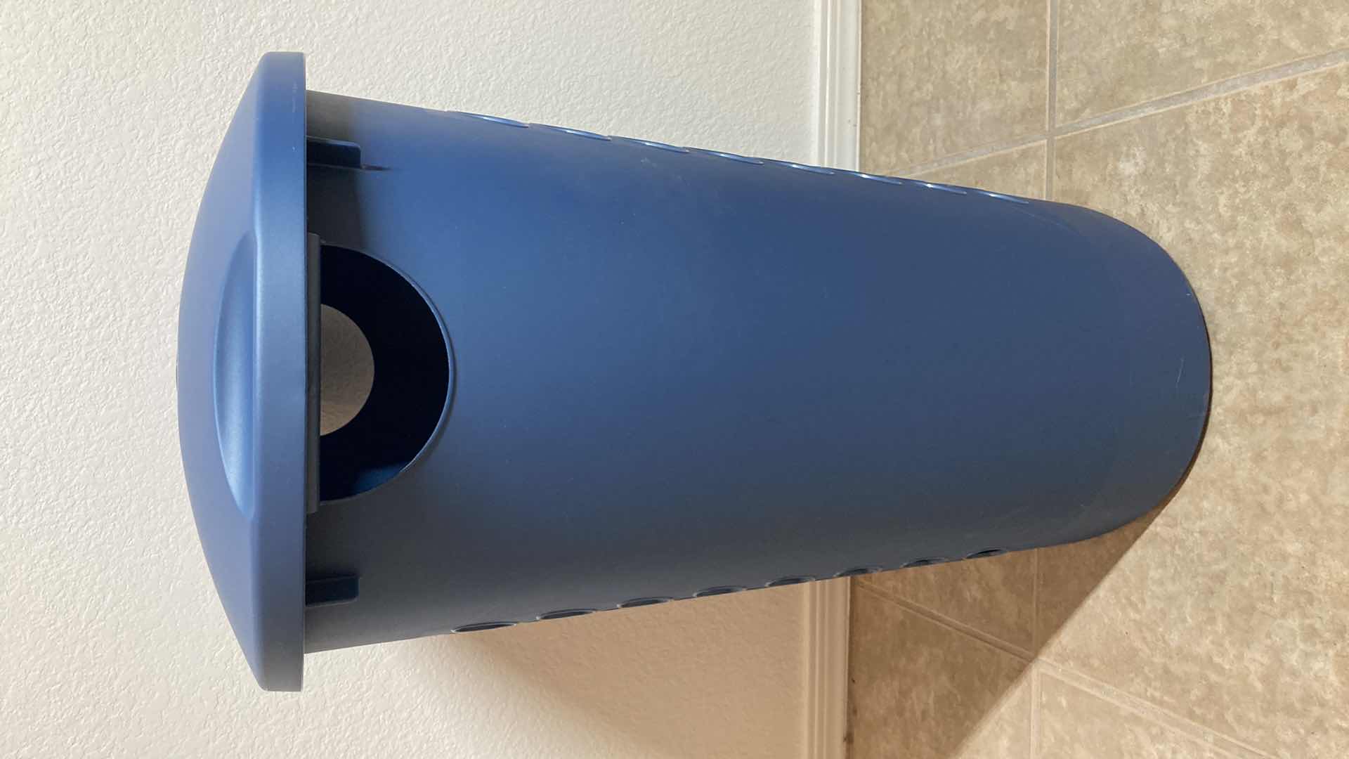 Photo 1 of STERILITE GLACIER LAUNDRY BIN W LID 20” X 14” H22”