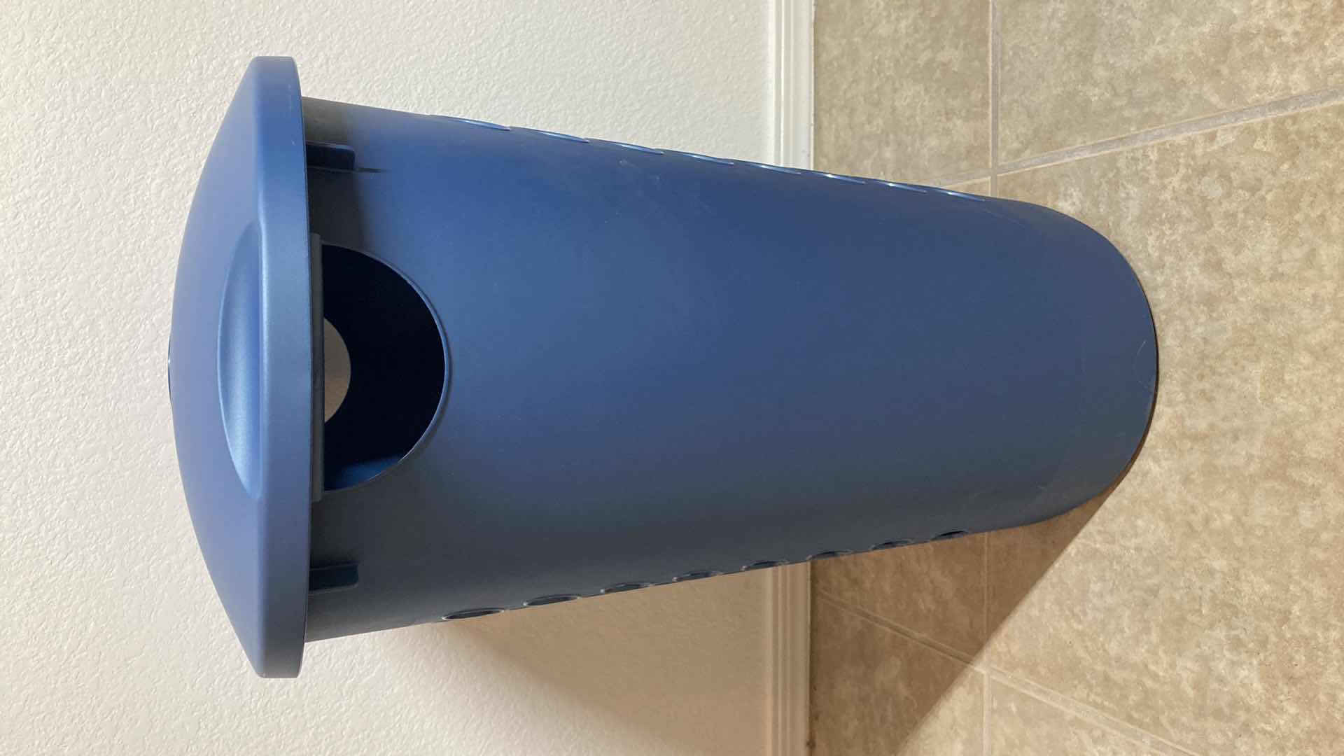 Photo 1 of STERILITE GLACIER LAUNDRY BIN W LID 20” X 14” H22”