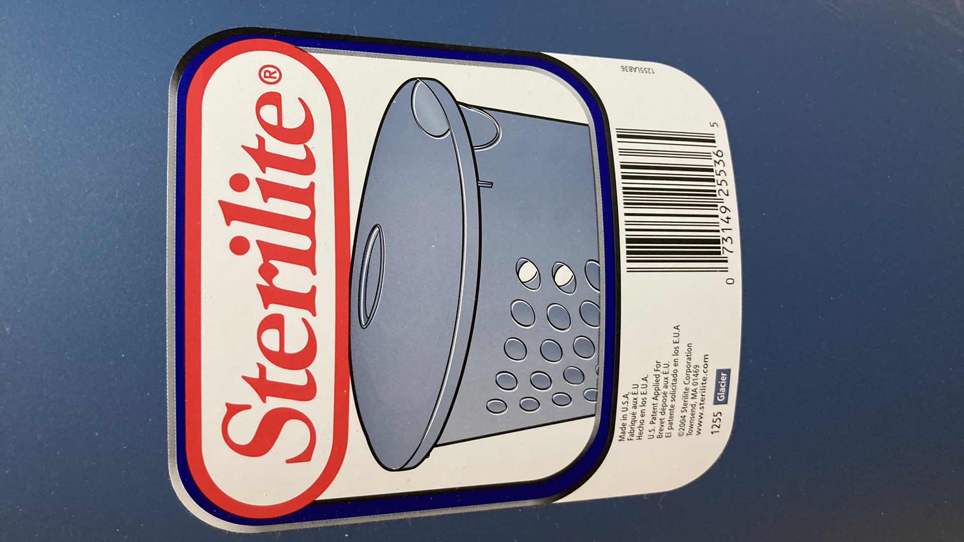 Photo 1 of STERILITE GLACIER LAUNDRY BIN W LID 20” X 14” H22”