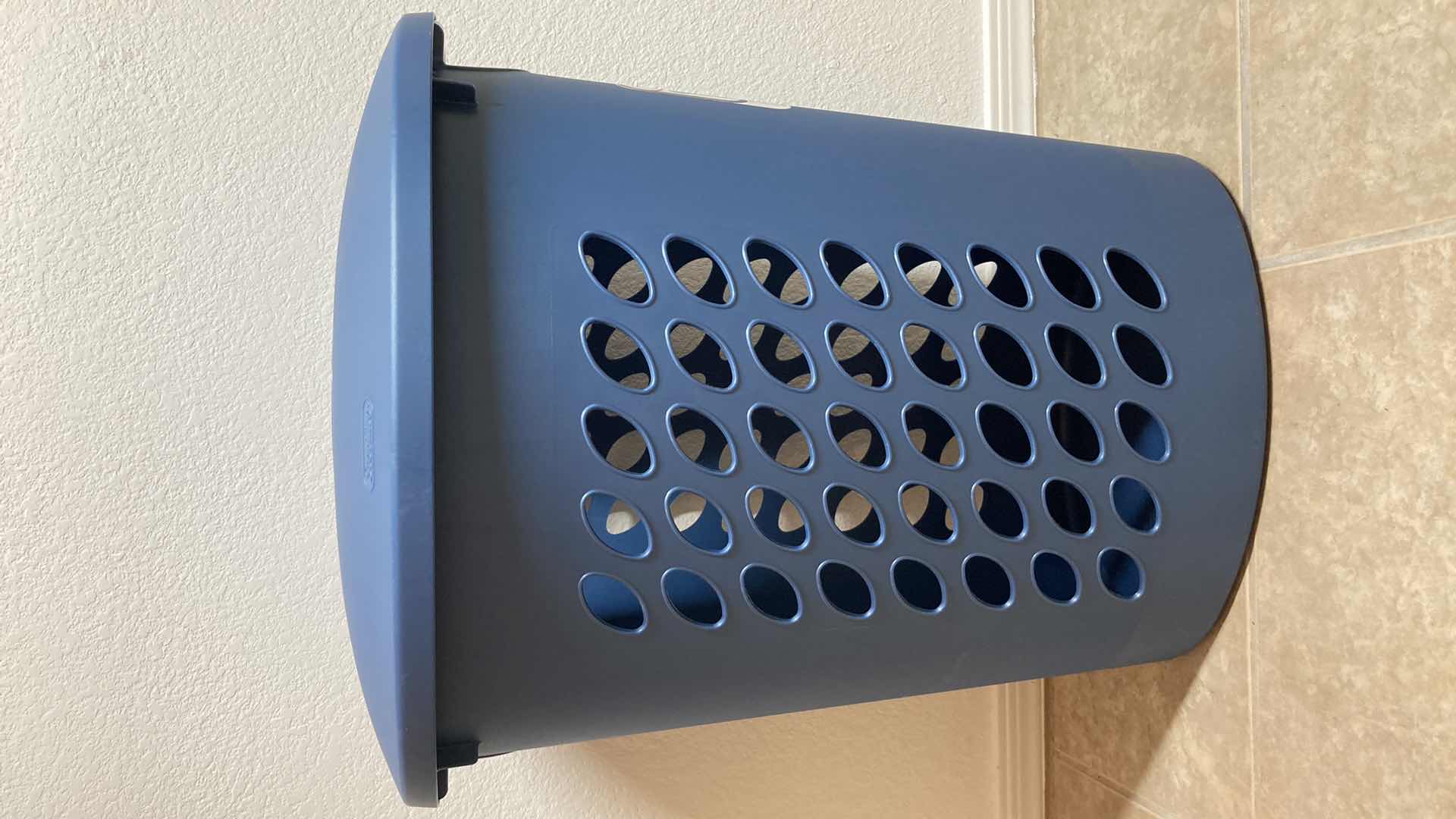 Photo 1 of STERILITE GLACIER LAUNDRY BIN W LID 20” X 14” H22”