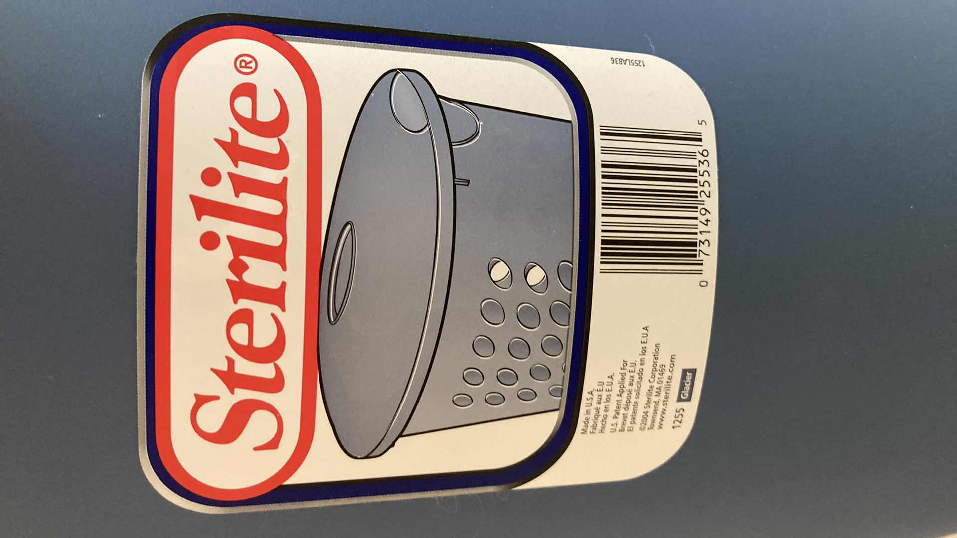 Photo 1 of STERILITE GLACIER LAUNDRY BIN W LID 20” X 14” H22”