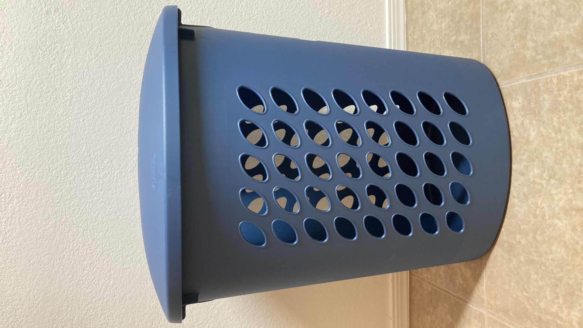 Photo 1 of STERILITE GLACIER LAUNDRY BIN W LID 20” X 14” H22”