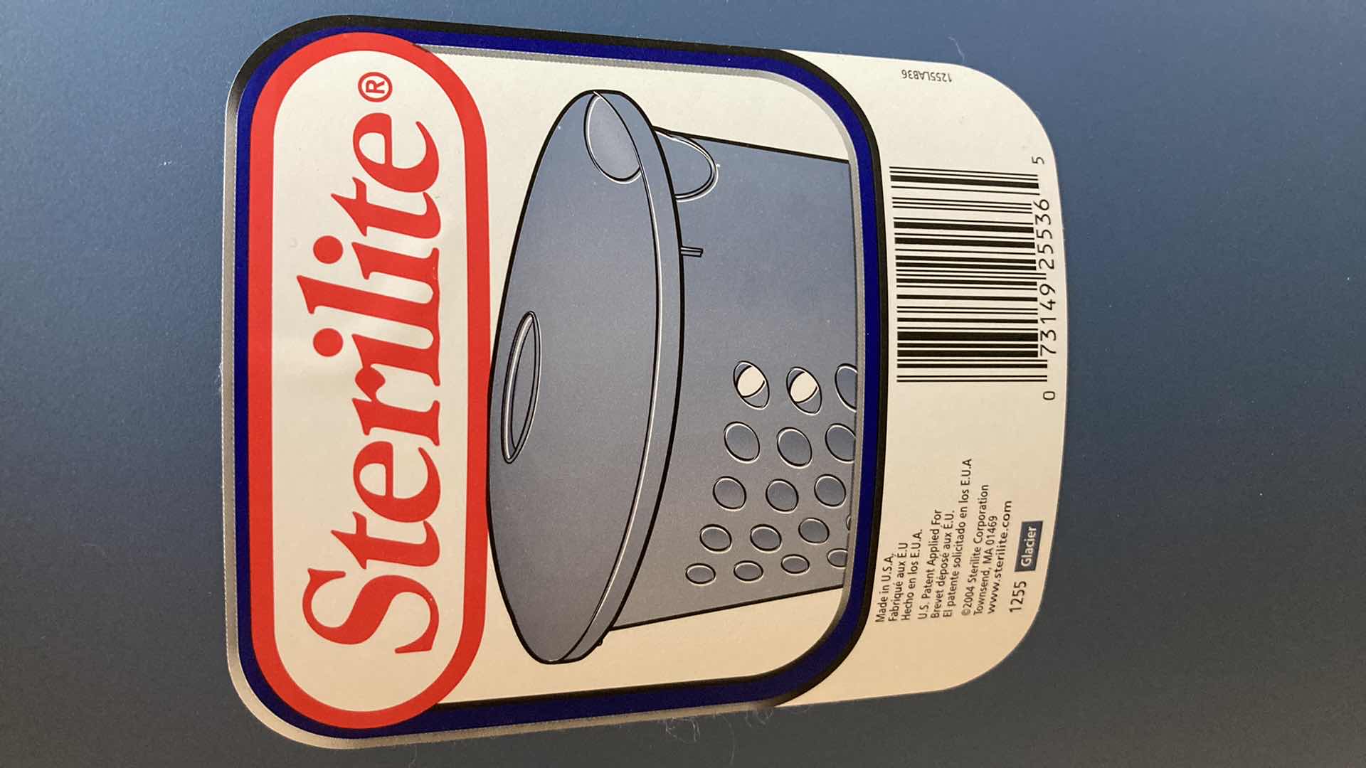 Photo 1 of STERILITE GLACIER LAUNDRY BIN W LID 20” X 14” H22”