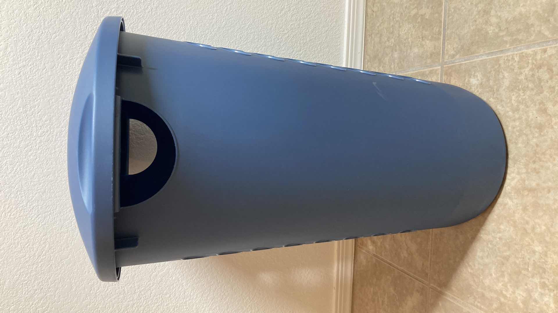 Photo 1 of STERILITE GLACIER LAUNDRY BIN W LID 20” X 14” H22”