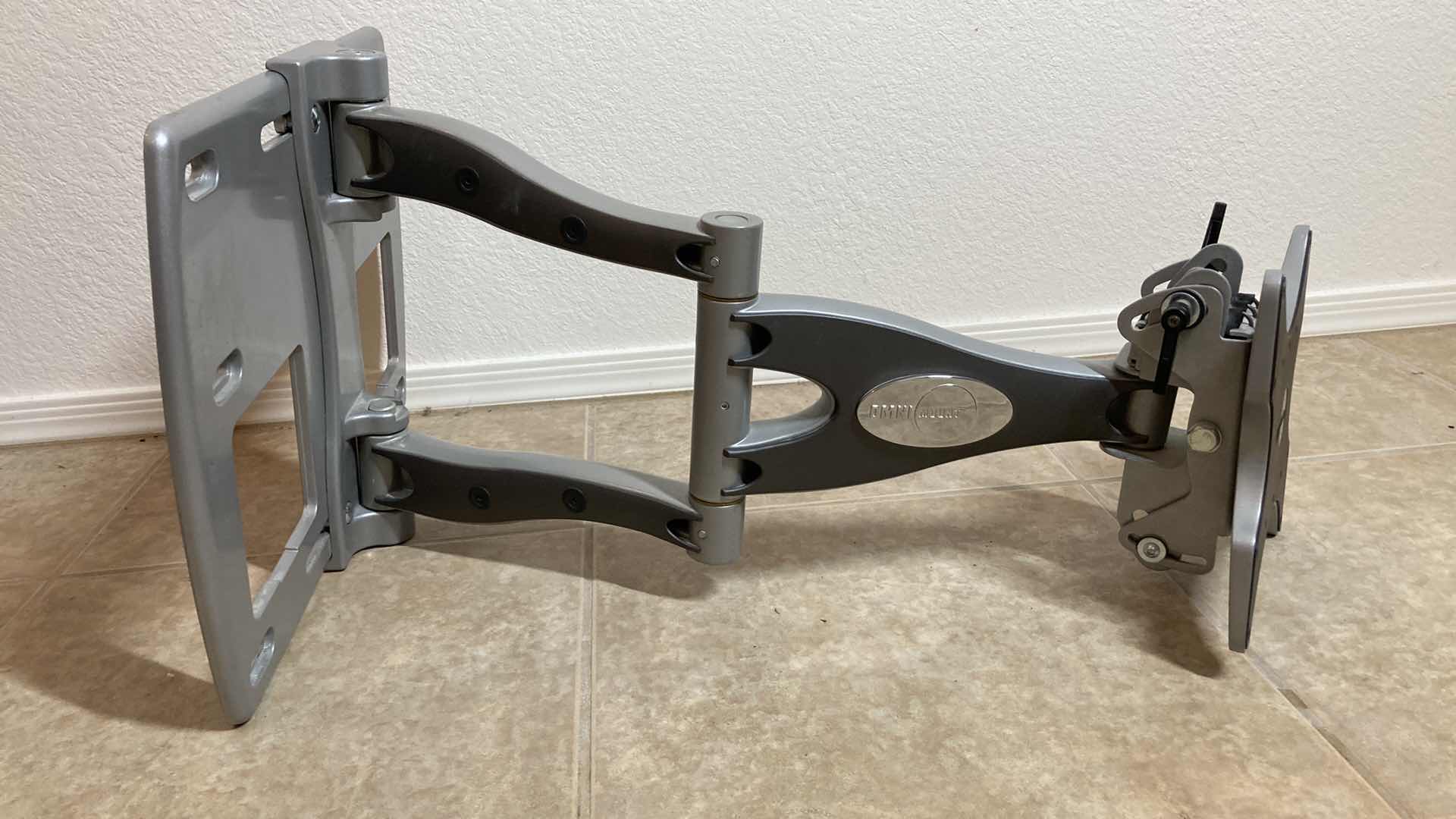 Photo 1 of OMNI TV EXTENDING WALL MOUNT 19” X 27” H14”