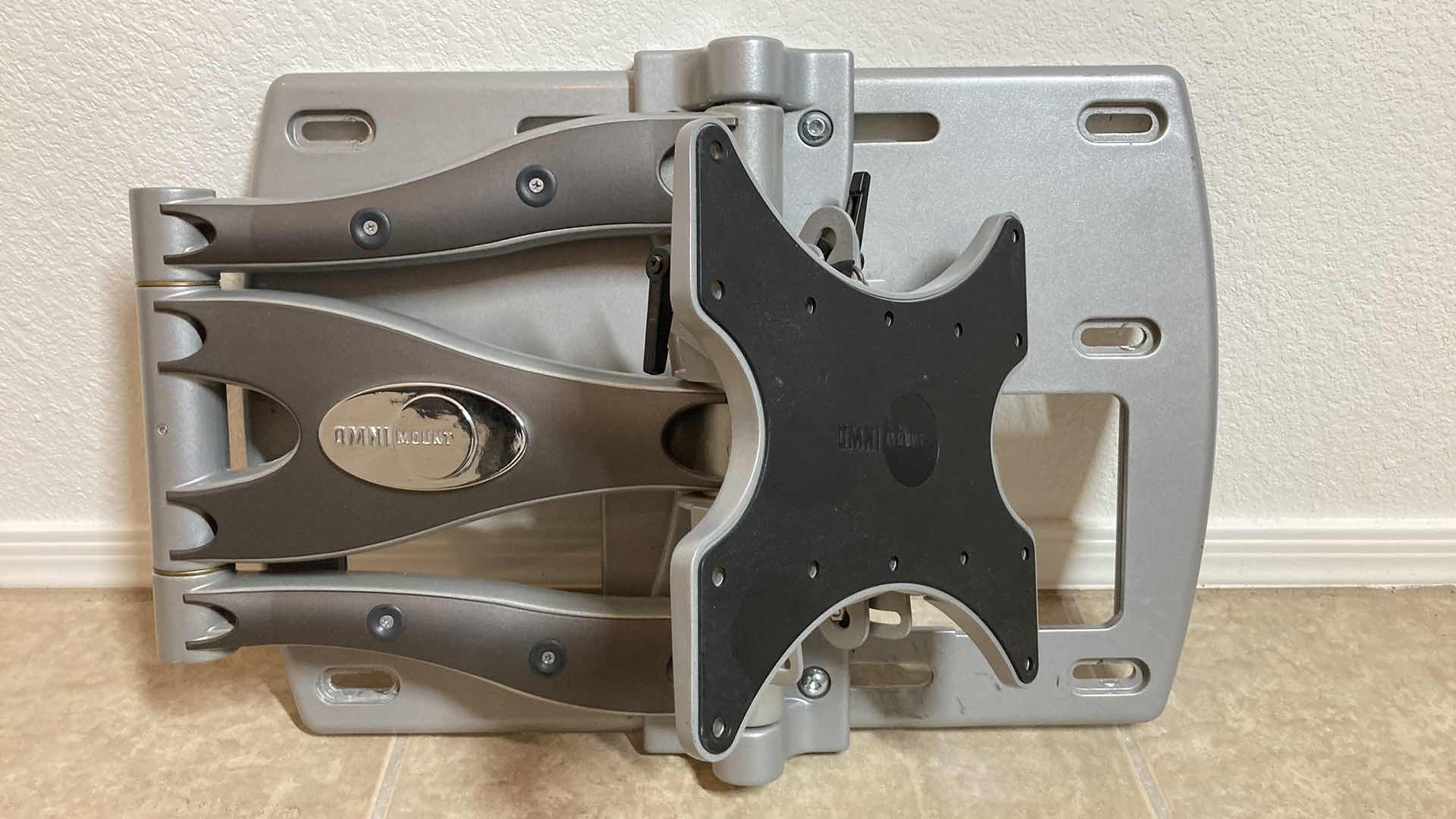 Photo 1 of OMNI TV EXTENDING WALL MOUNT 19” X 27” H14”
